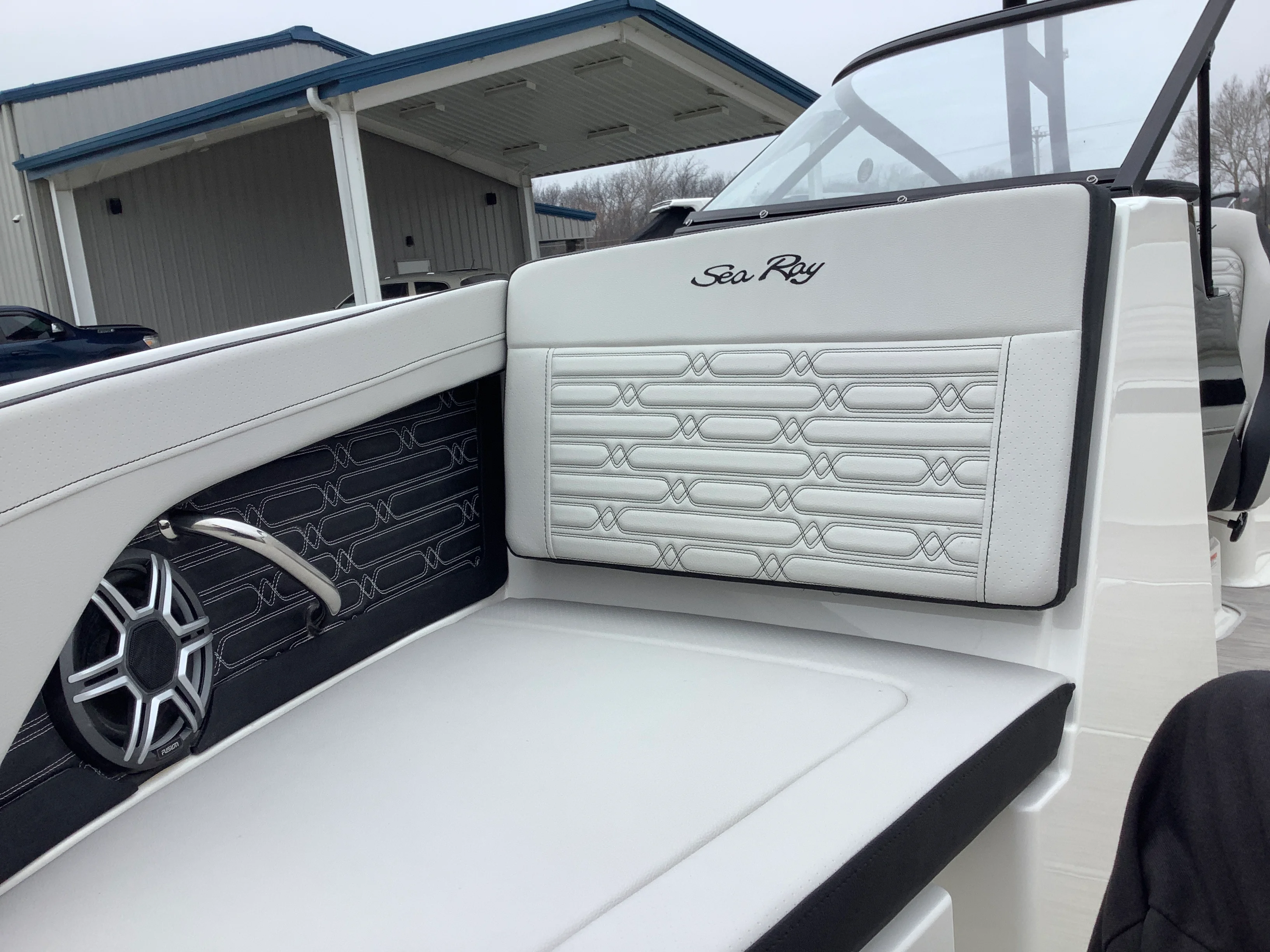 2026 Sea Ray SPX 210 Outboard Image Thumbnail #20