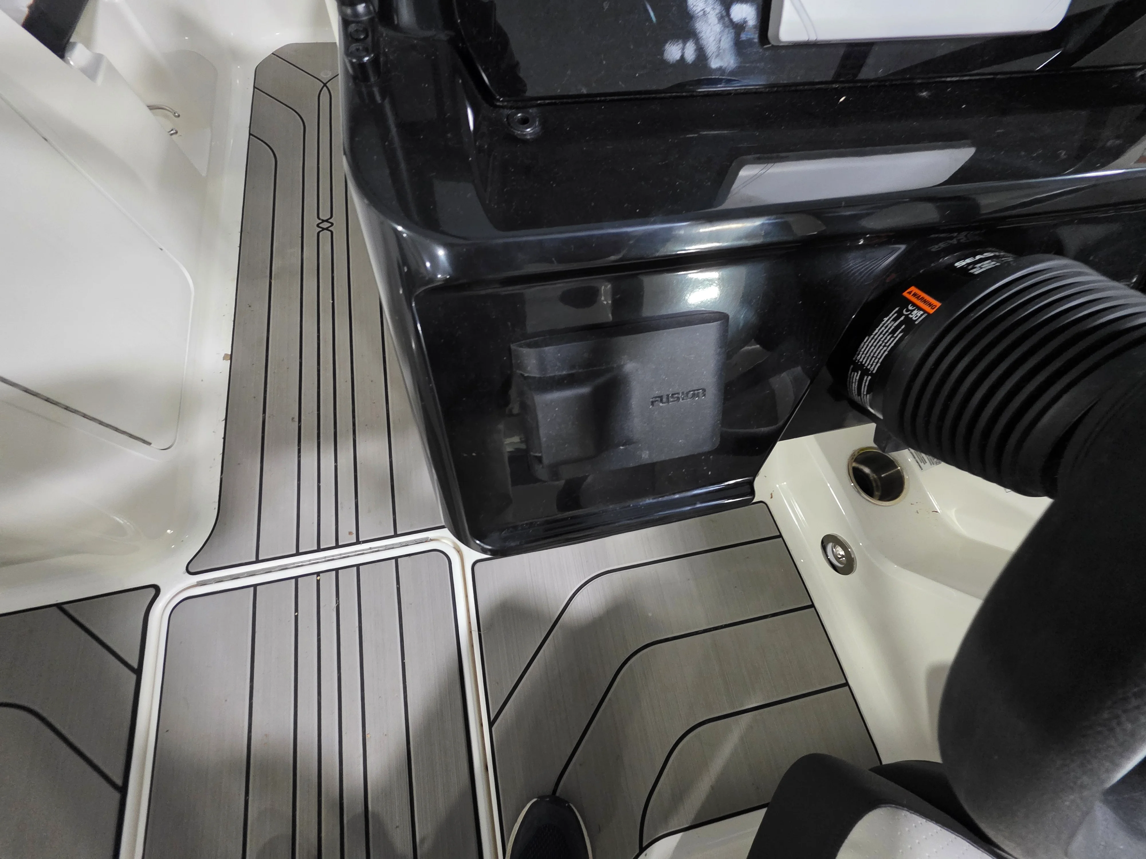 2025 Sea Ray 19 SPX OB Image Thumbnail #15