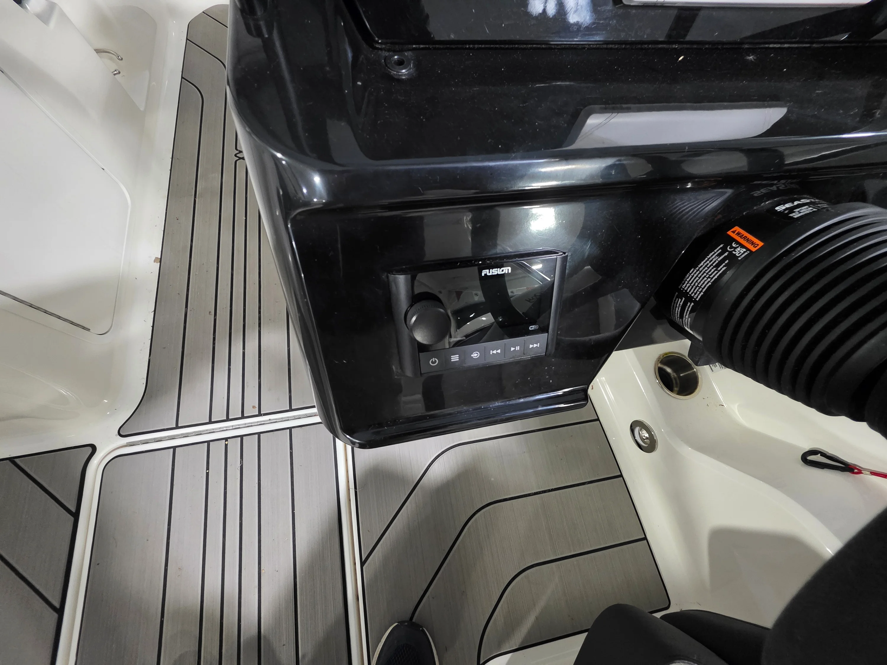 2025 Sea Ray 19 SPX OB Image Thumbnail #16