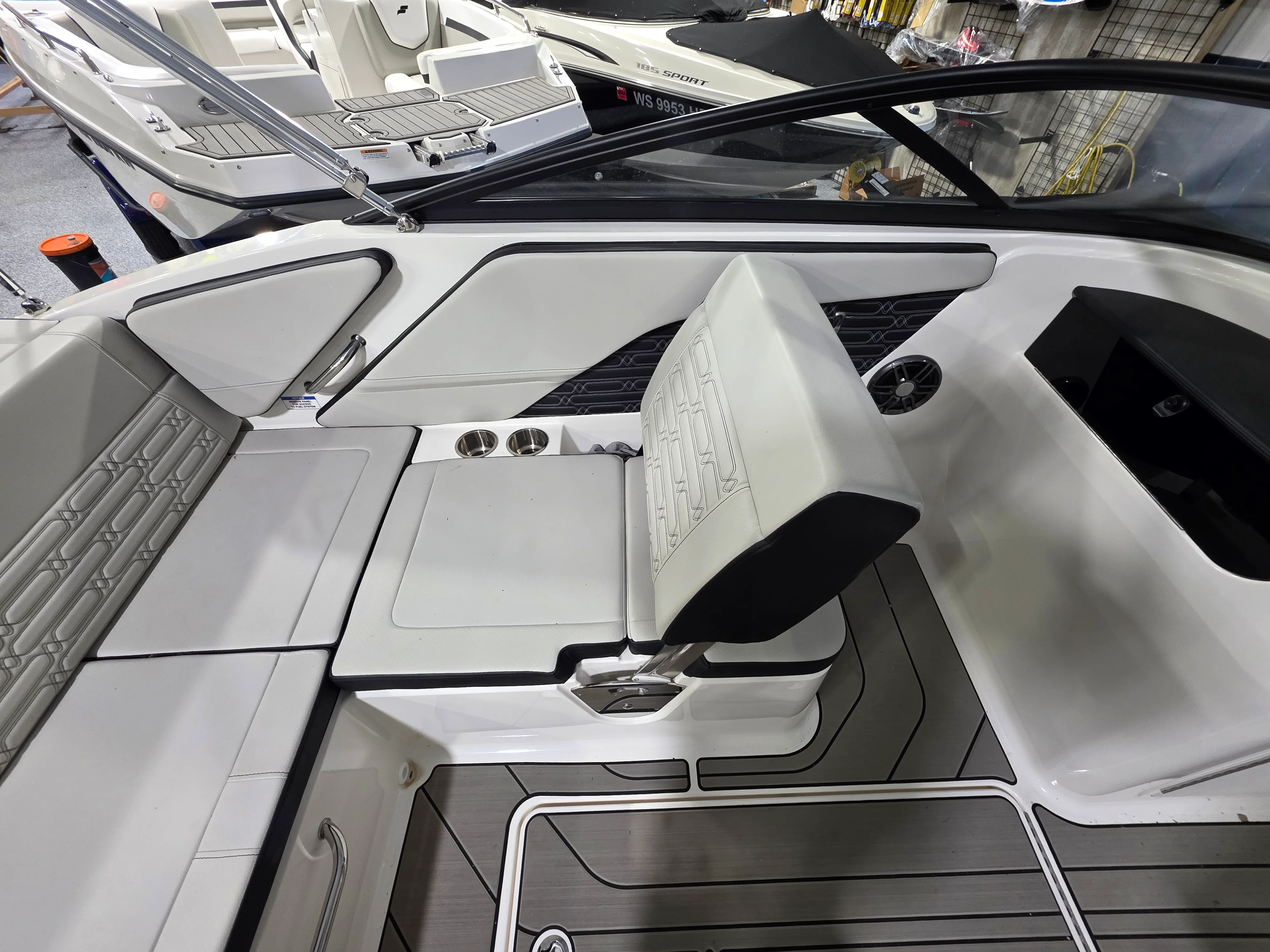 2025 Sea Ray 19 SPX OB Image Thumbnail #9