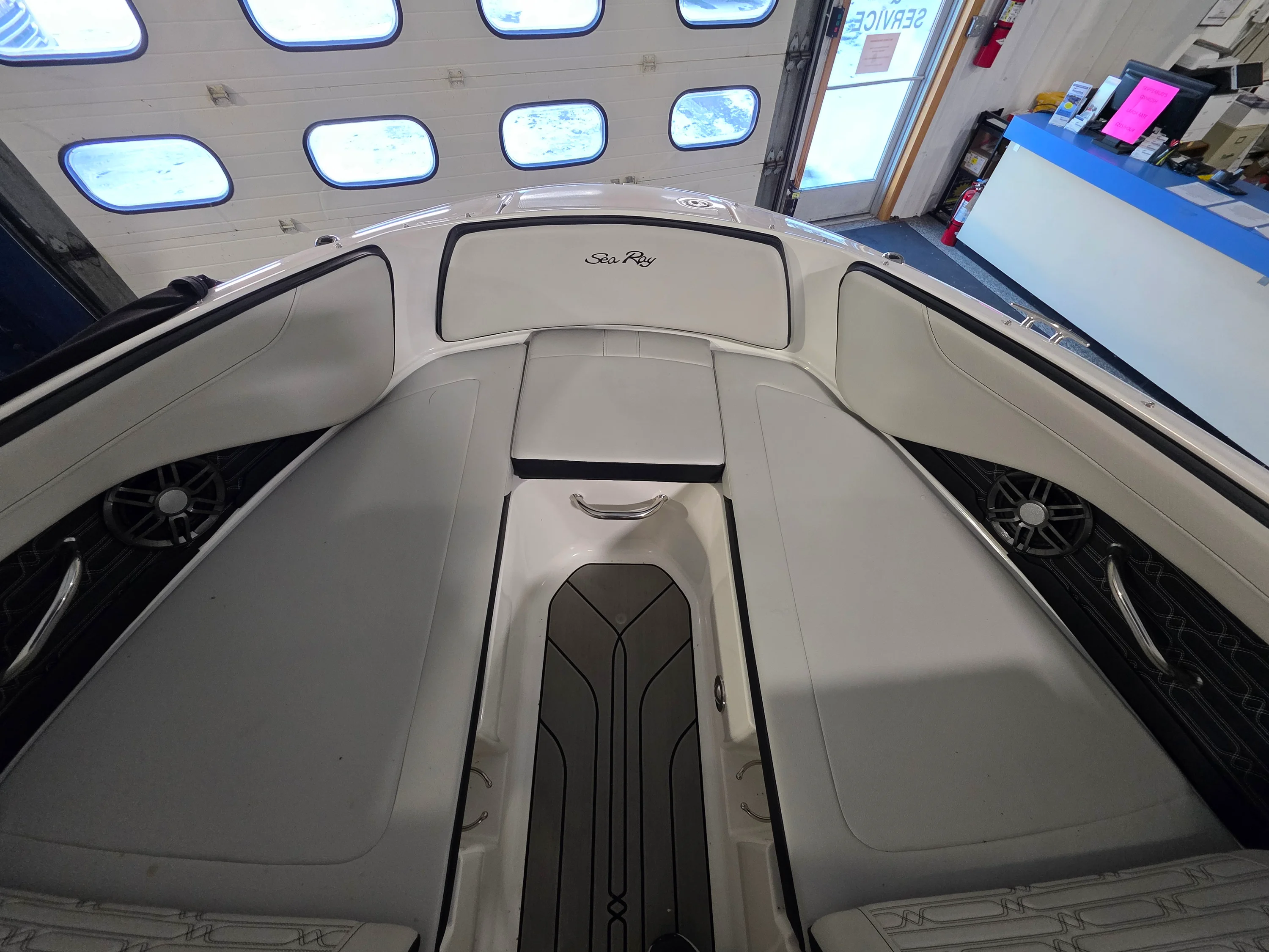 2025 Sea Ray 19 SPX OB Image Thumbnail #7