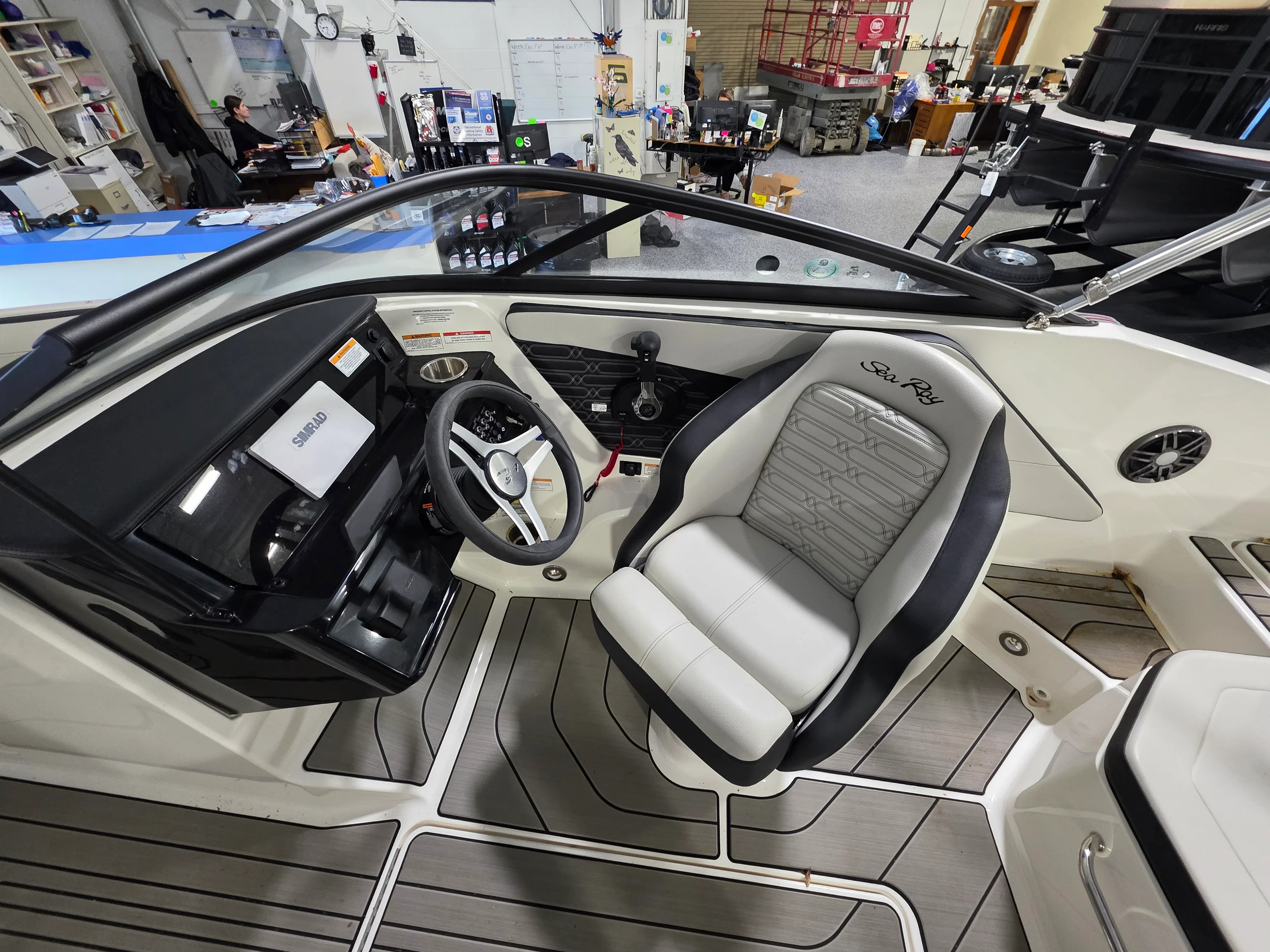 2025 Sea Ray 19 SPX OB Image Thumbnail #10