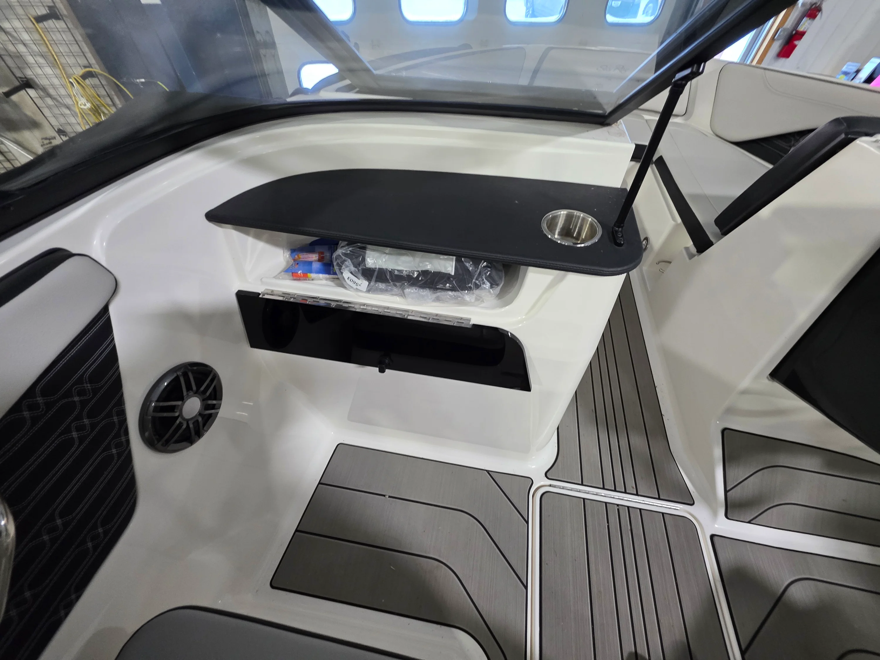 2025 Sea Ray 19 SPX OB Image Thumbnail #14