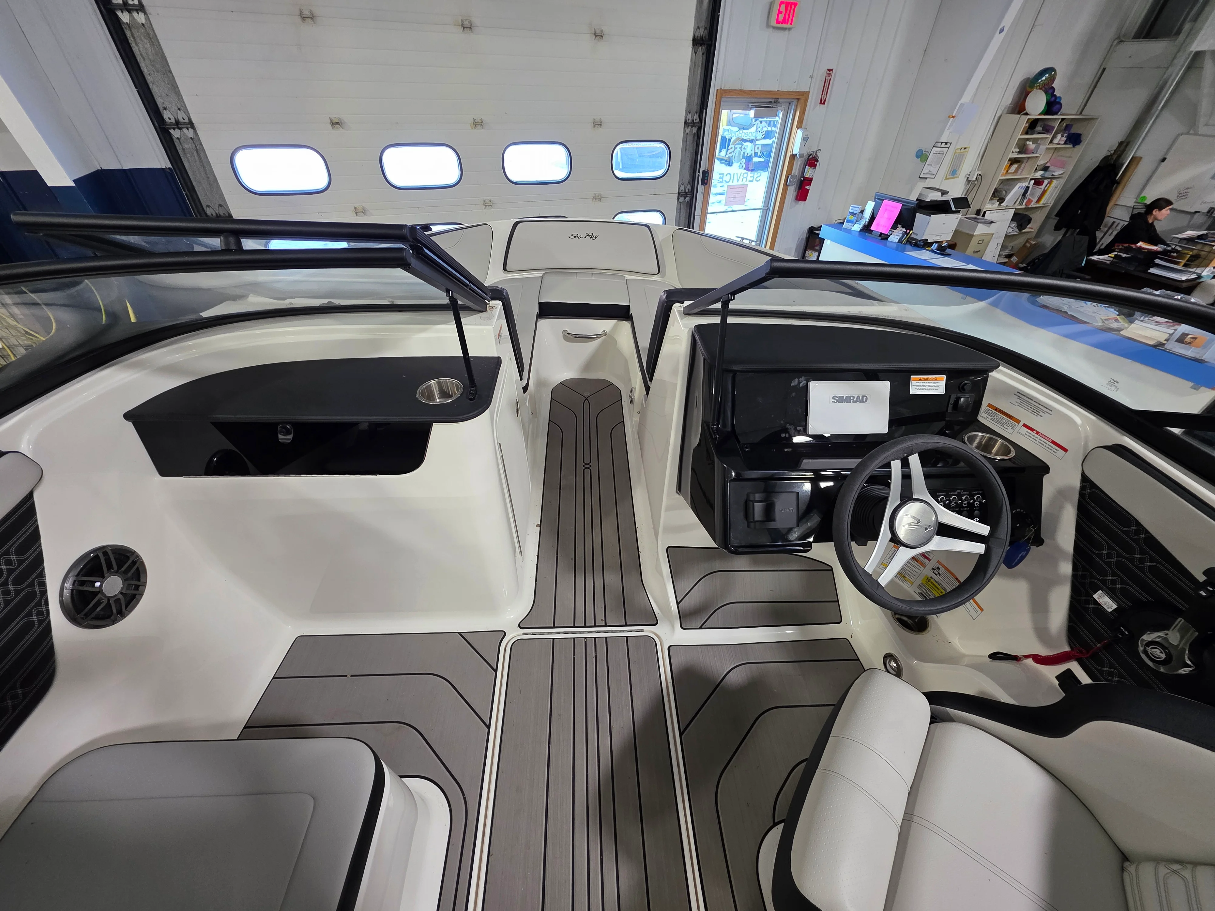 2025 Sea Ray 19 SPX OB Image Thumbnail #3