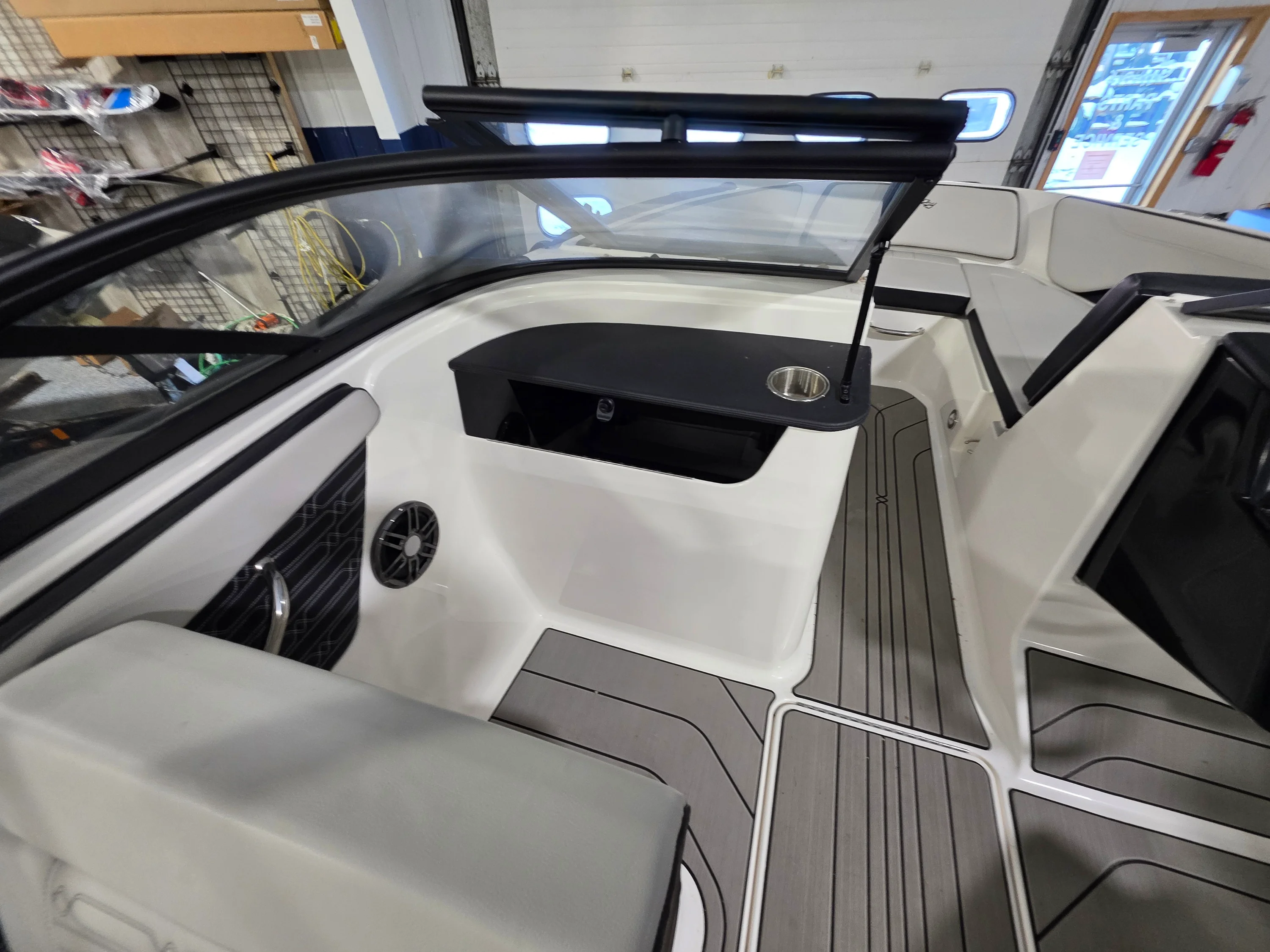 2025 Sea Ray 19 SPX OB Image Thumbnail #13