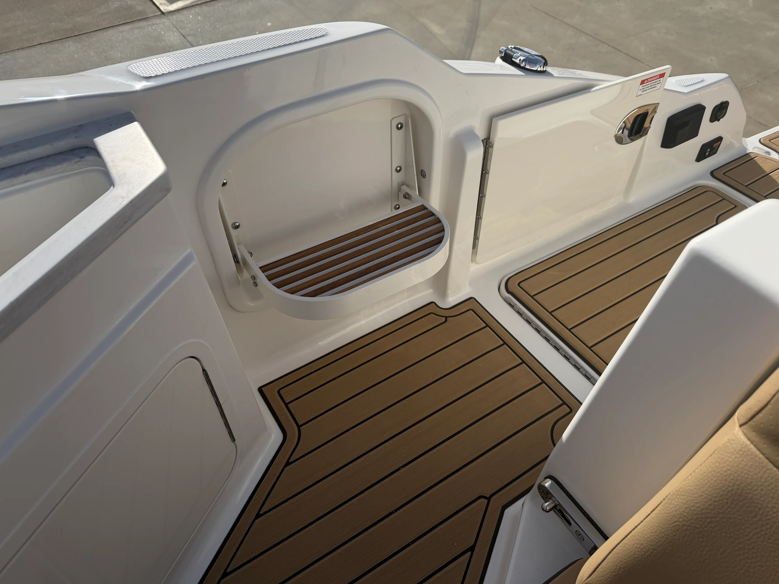 2026 Sea Ray SDX 290 Image Thumbnail #11