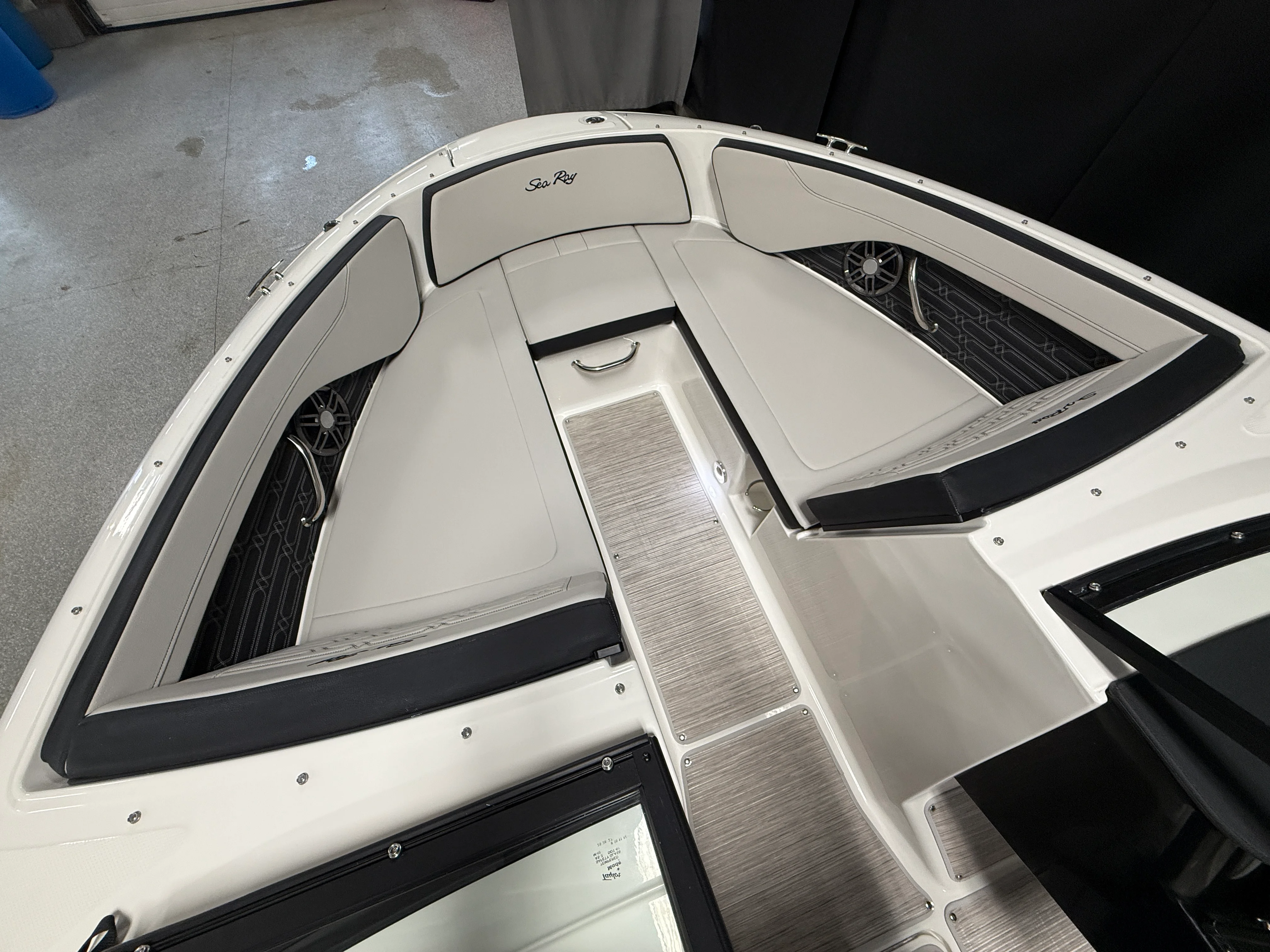 2026 Sea Ray SPX 210 Image Thumbnail #7