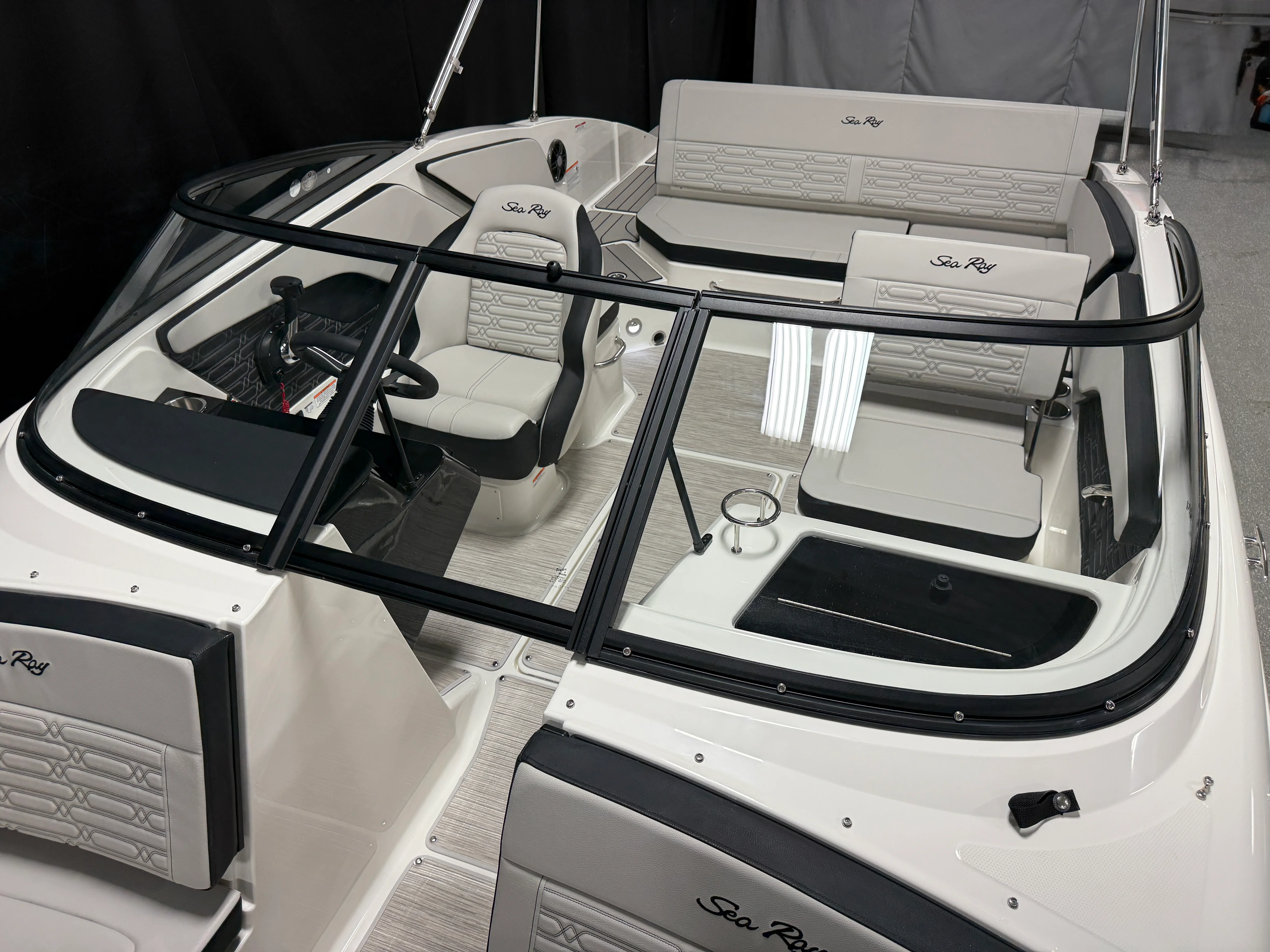 2026 Sea Ray SPX 210 Image Thumbnail #24