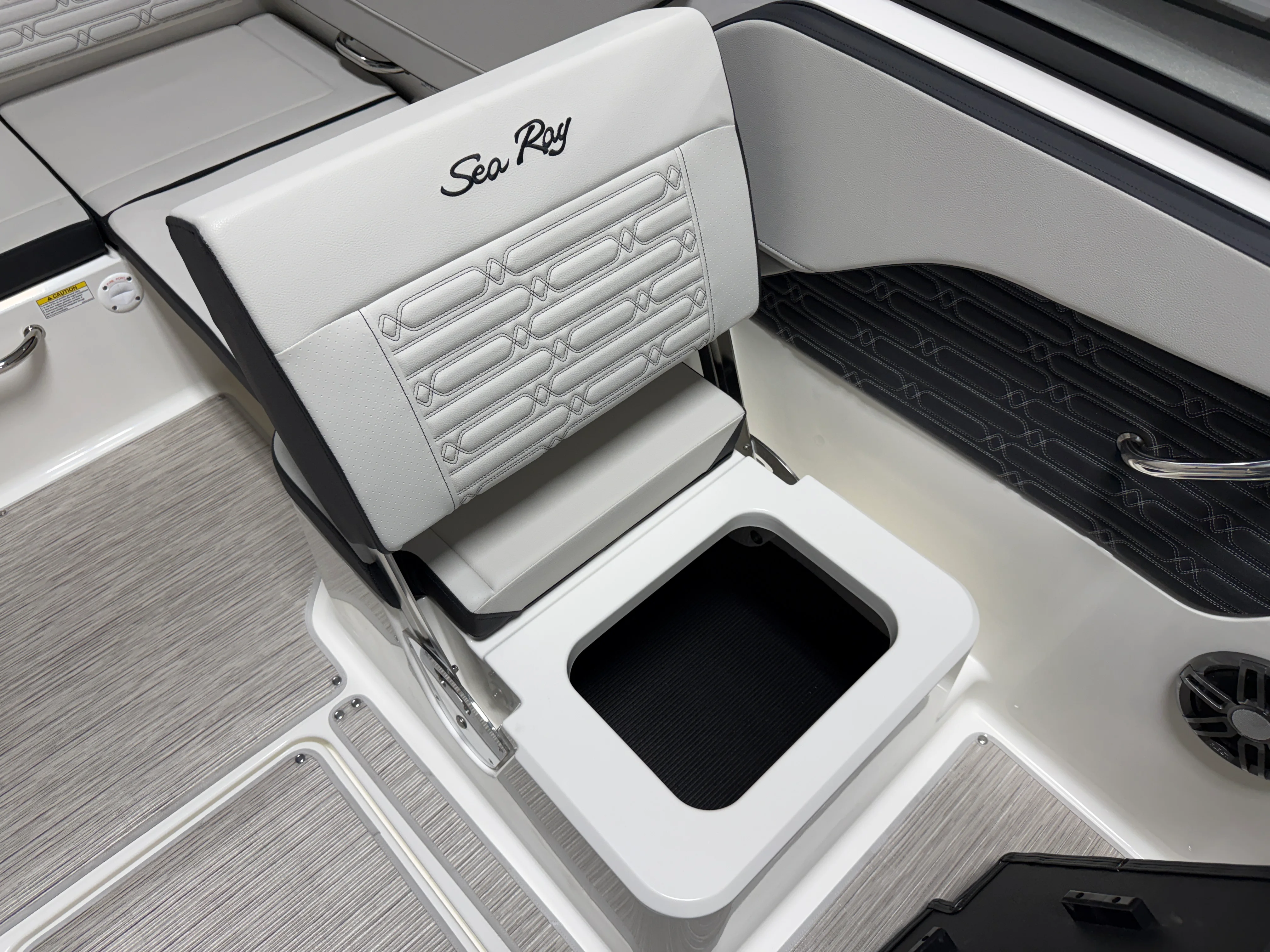 2026 Sea Ray SPX 210 Image Thumbnail #44