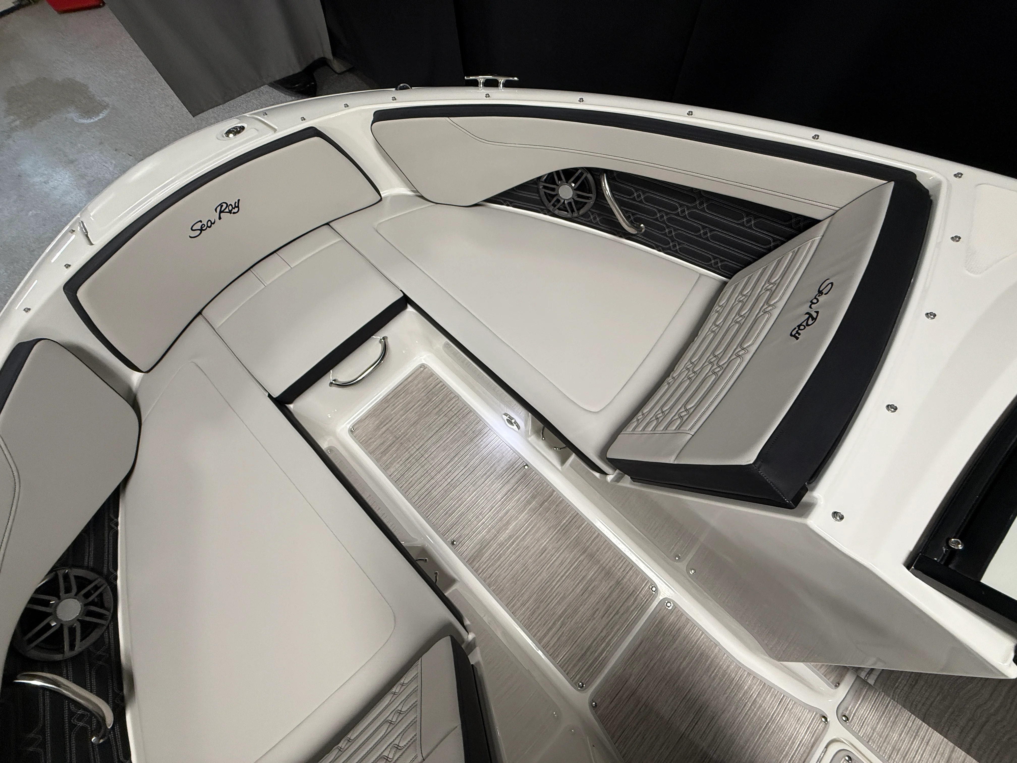 2026 Sea Ray SPX 210 Image Thumbnail #15