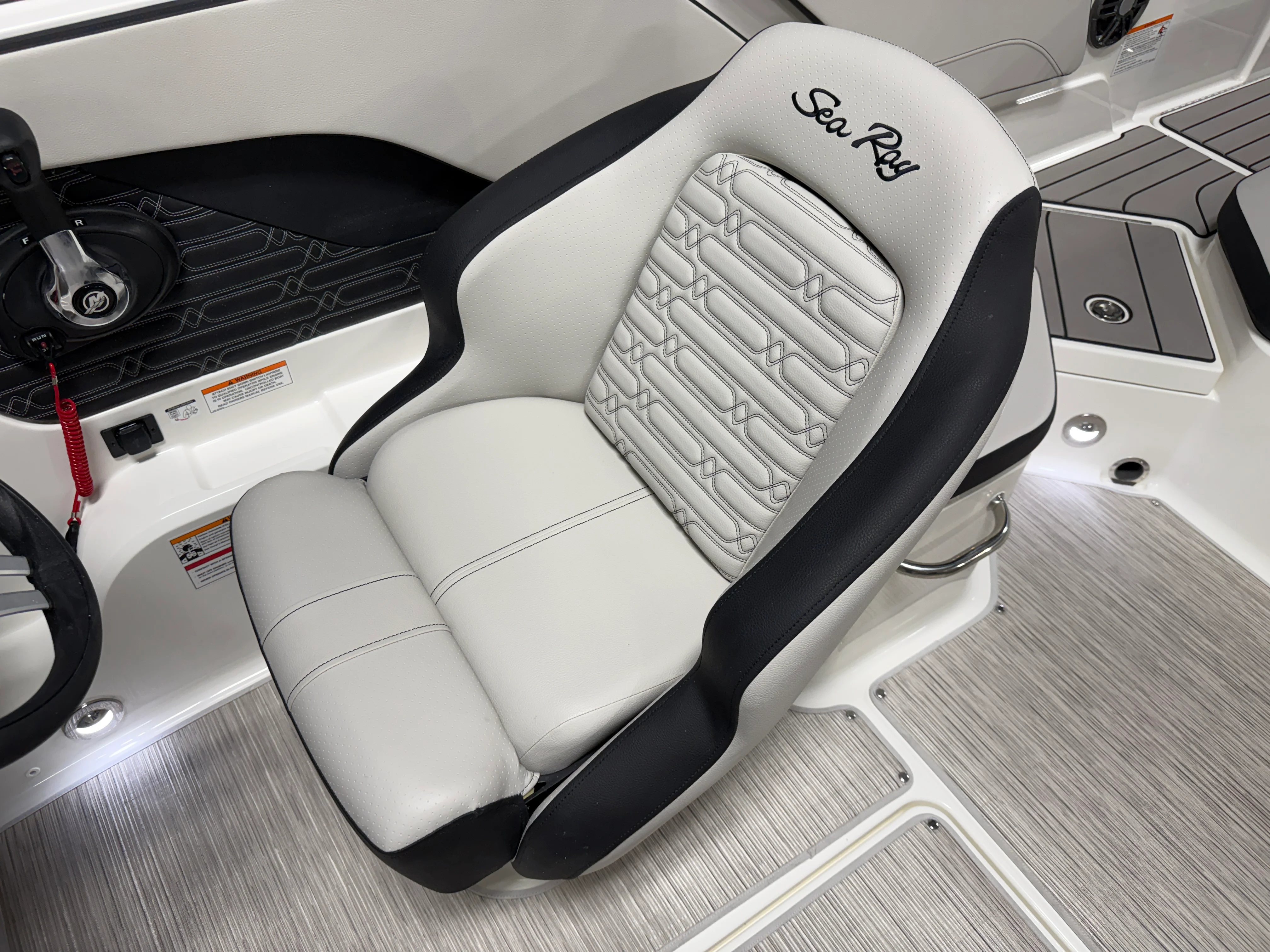 2026 Sea Ray SPX 210 Image Thumbnail #27