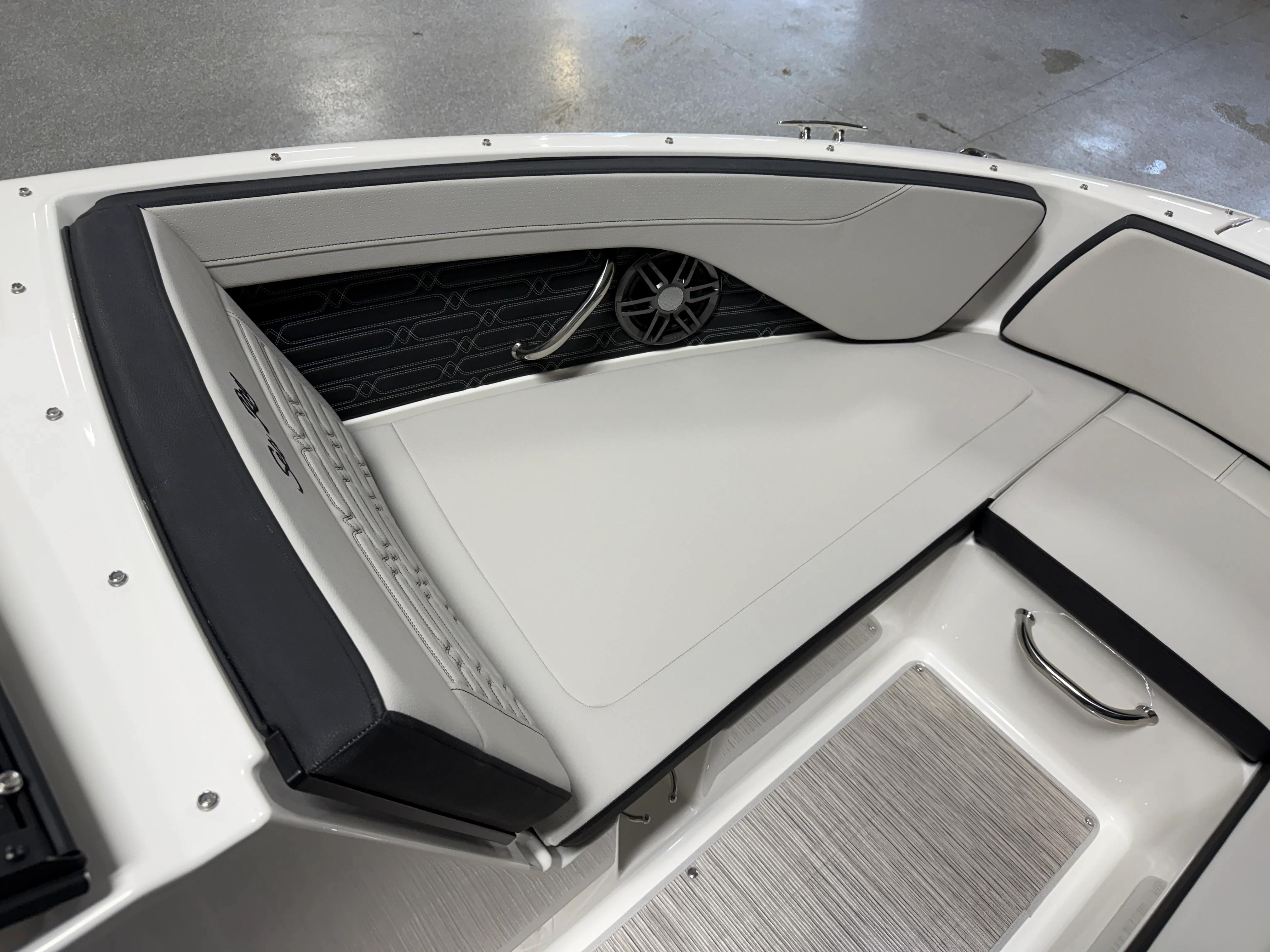 2026 Sea Ray SPX 210 Image Thumbnail #10