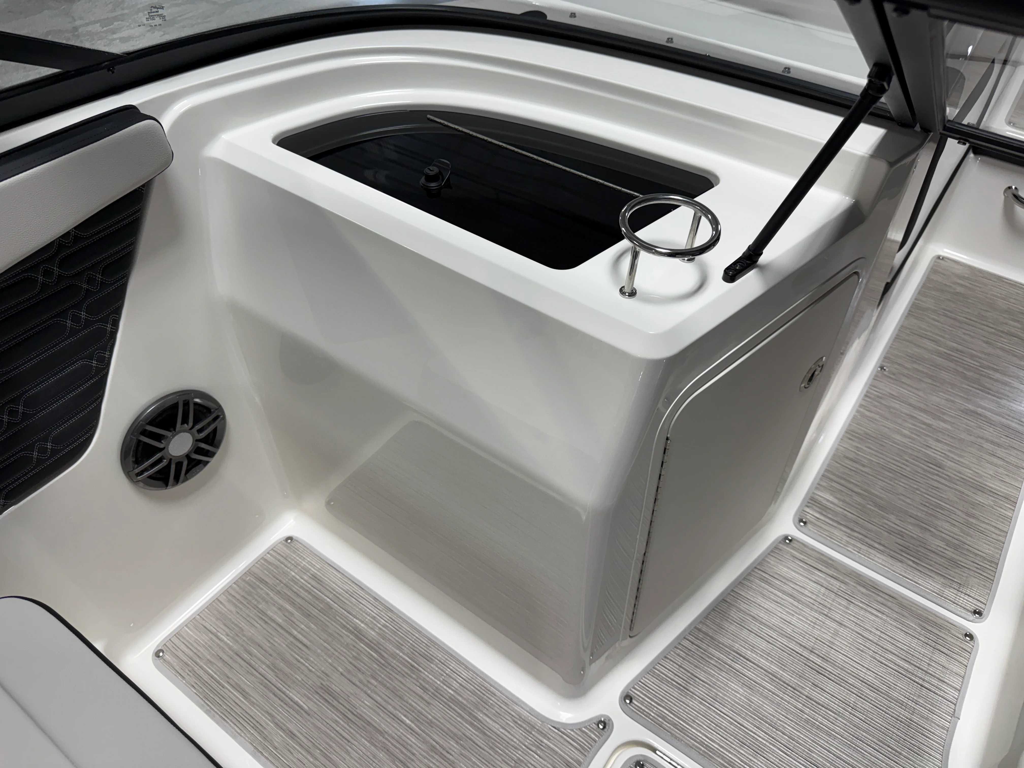 2026 Sea Ray SPX 210 Image Thumbnail #39