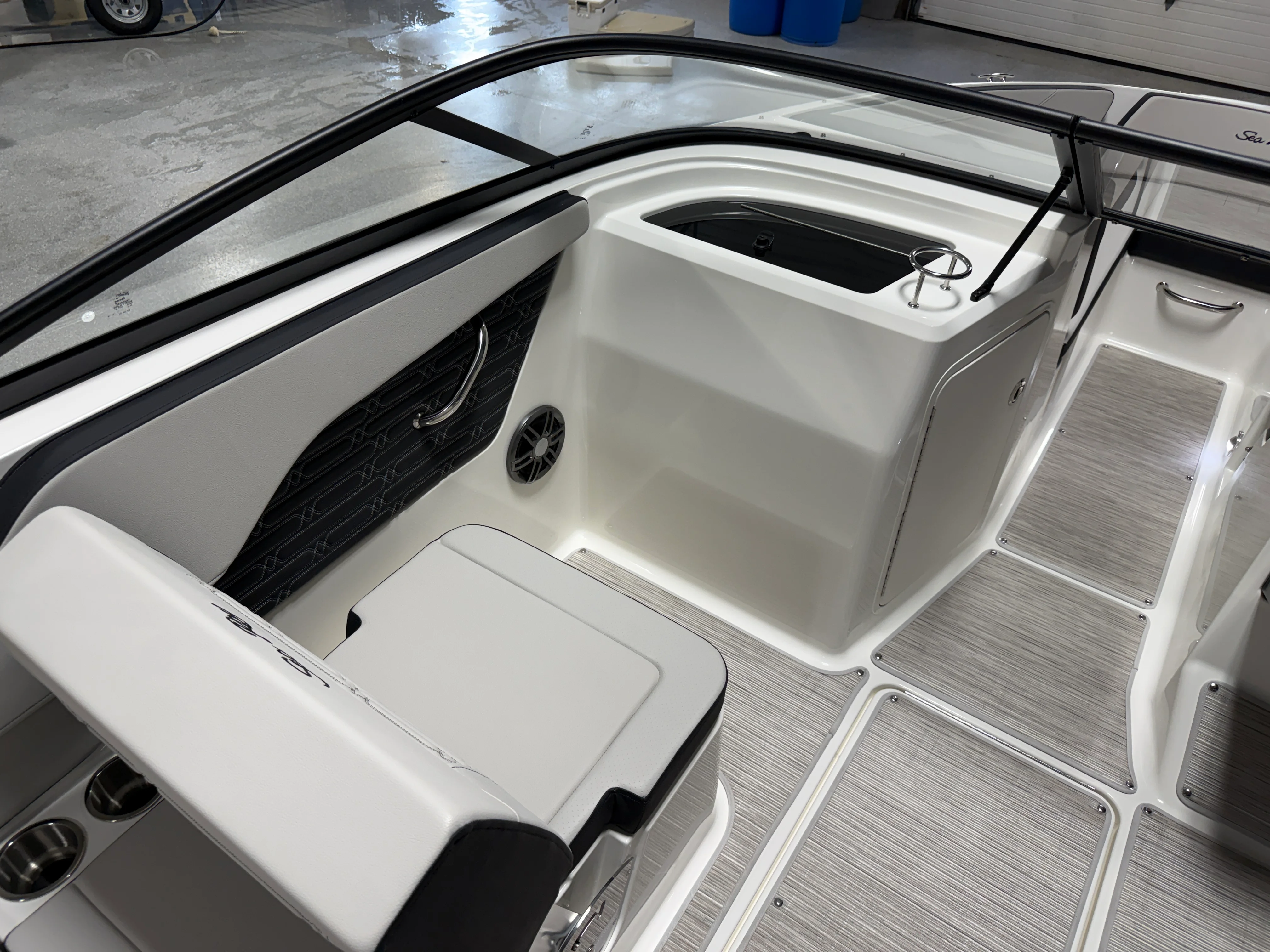 2026 Sea Ray SPX 210 Image Thumbnail #36