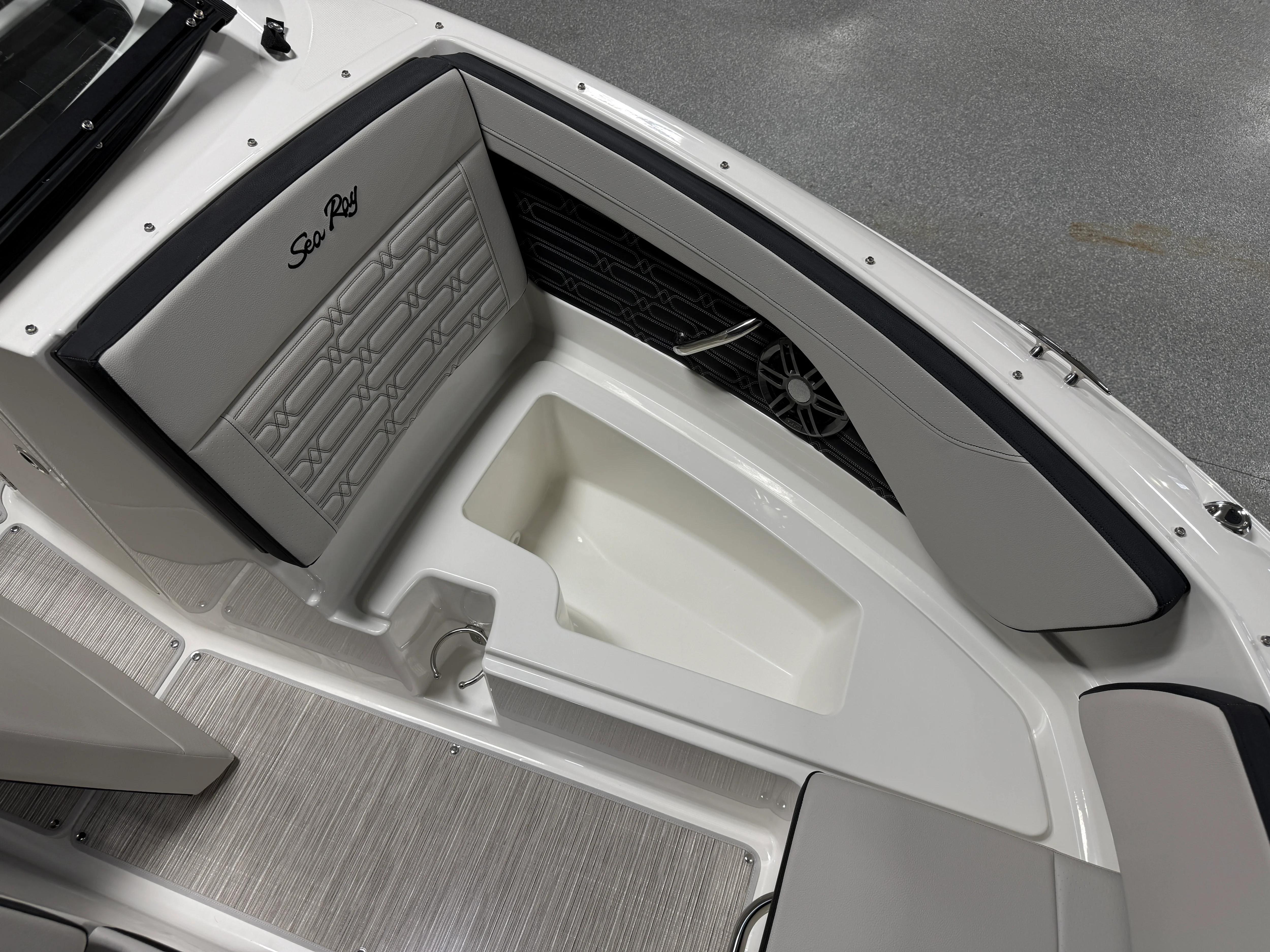 2026 Sea Ray SPX 210 Image Thumbnail #13