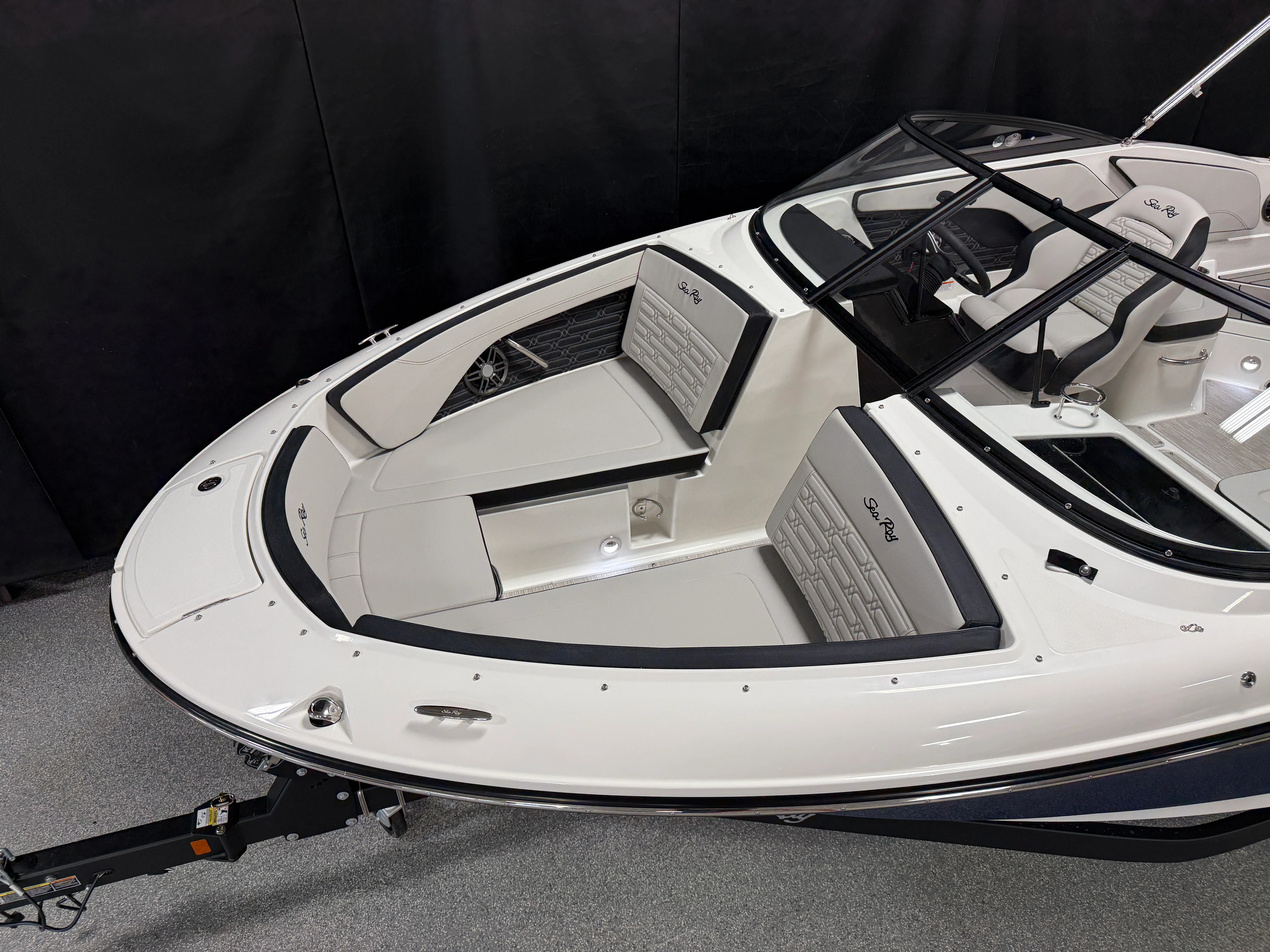 2026 Sea Ray SPX 210 Image Thumbnail #6