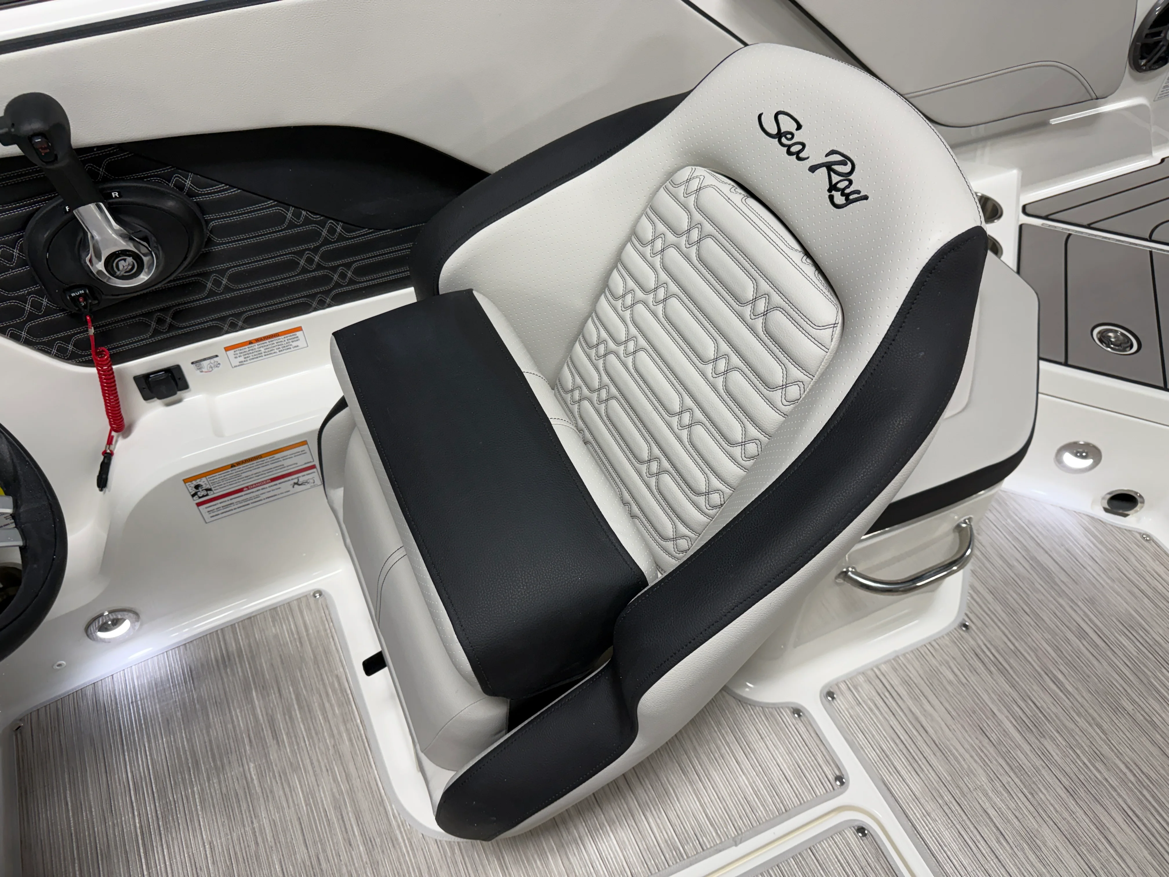 2026 Sea Ray SPX 210 Image Thumbnail #28