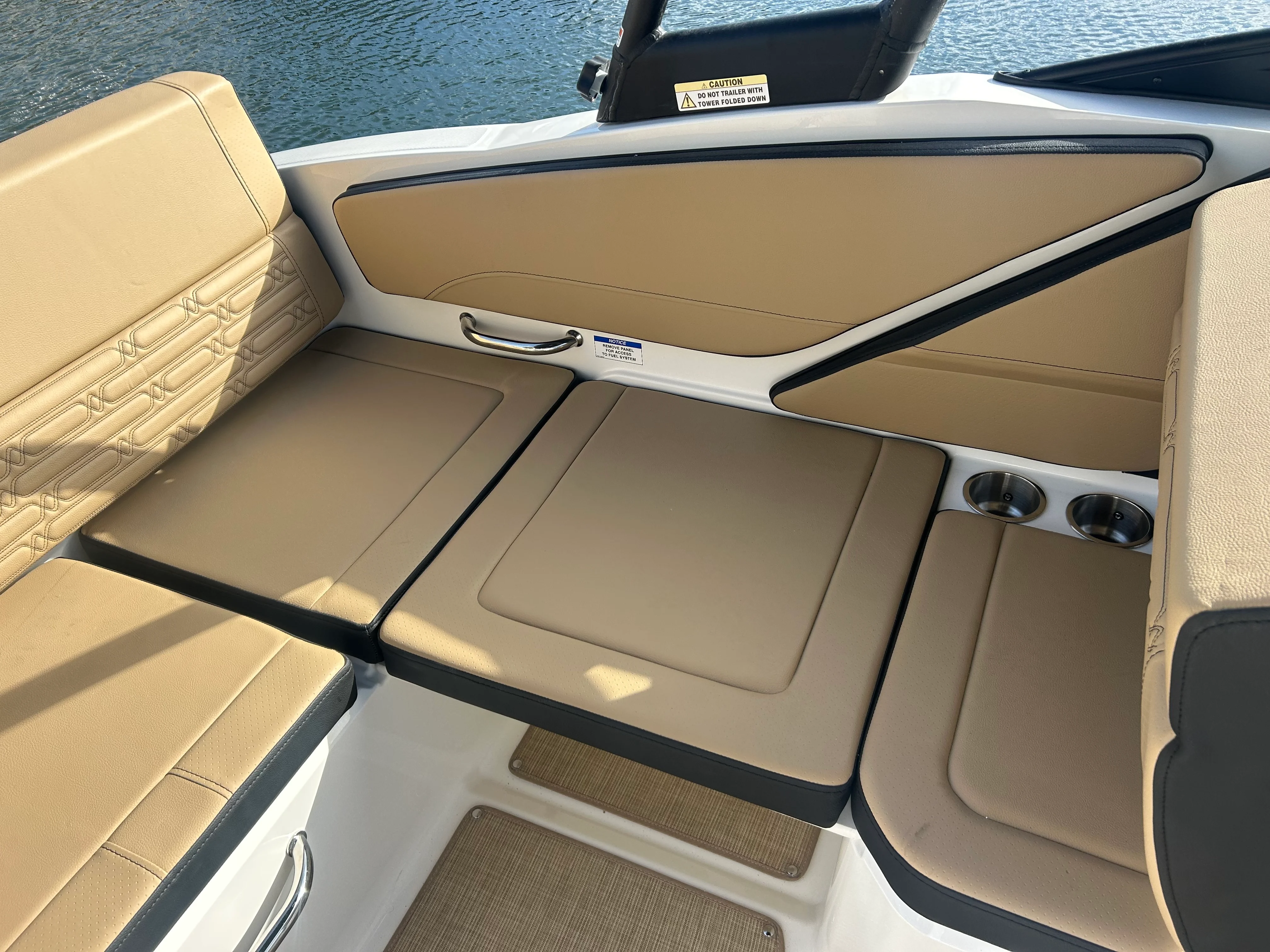 2026 Sea Ray SPX 210 Outboard Image Thumbnail #18