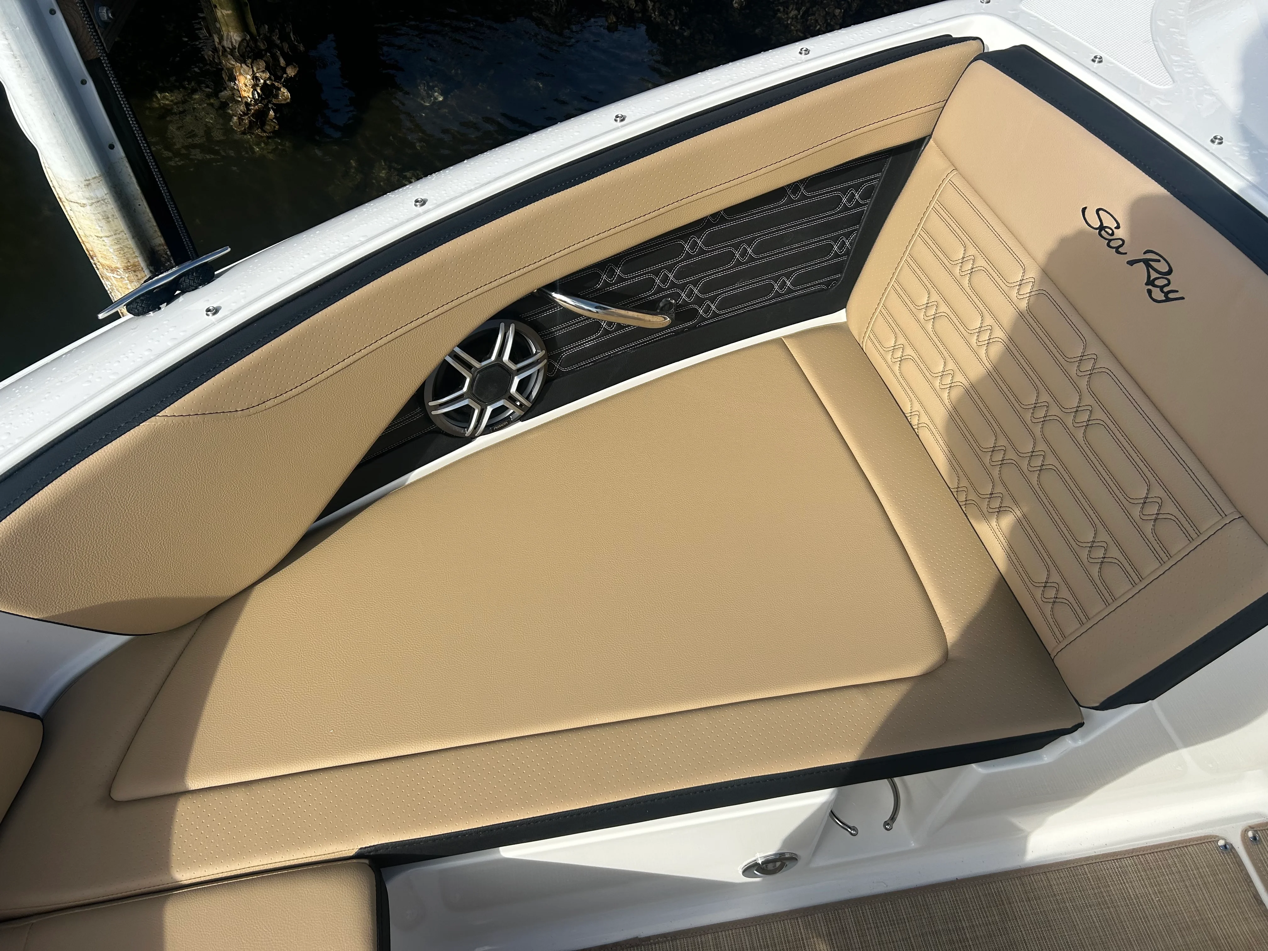 2026 Sea Ray SPX 210 Outboard Image Thumbnail #24