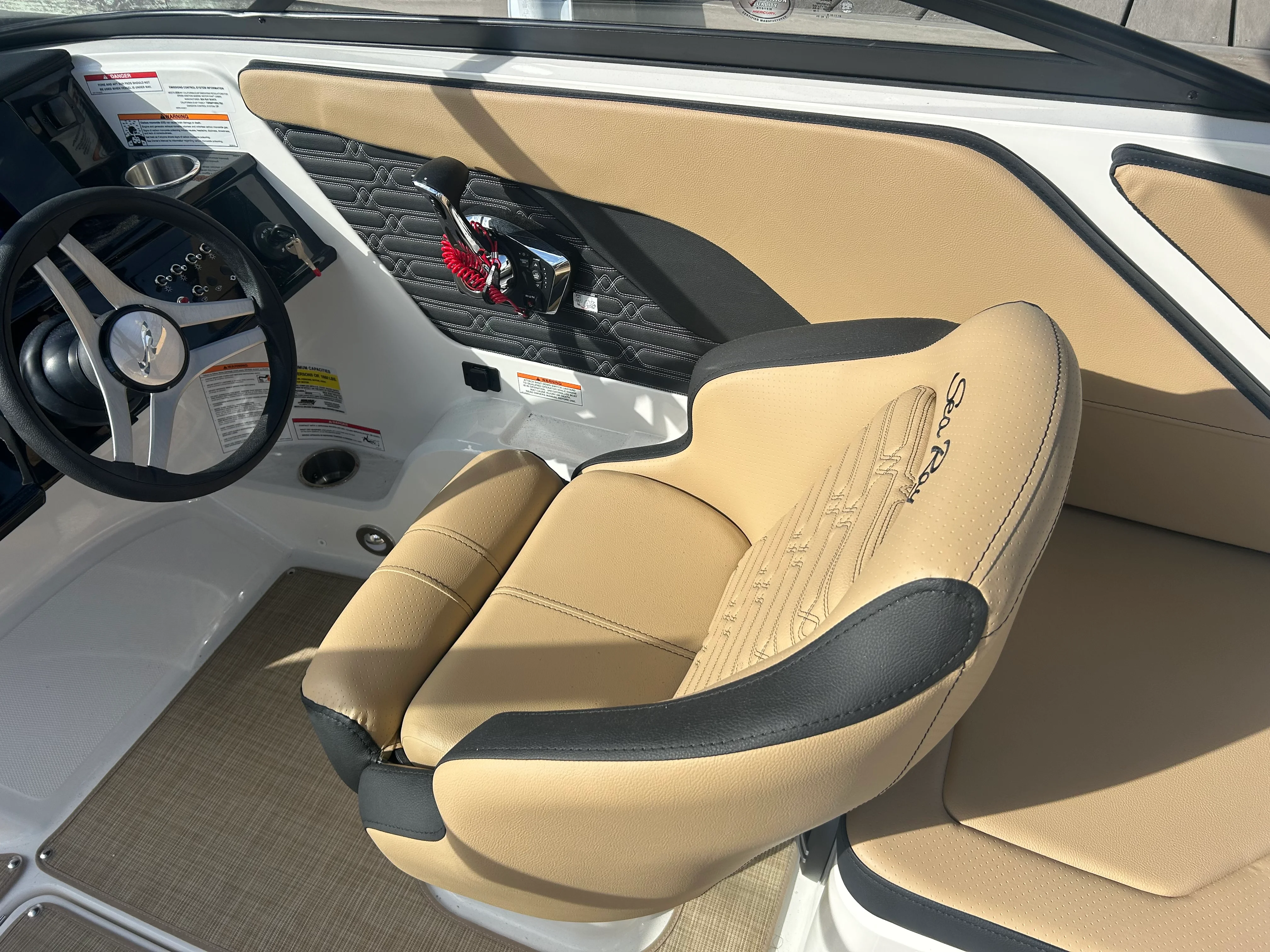 2026 Sea Ray SPX 210 Outboard Image Thumbnail #16