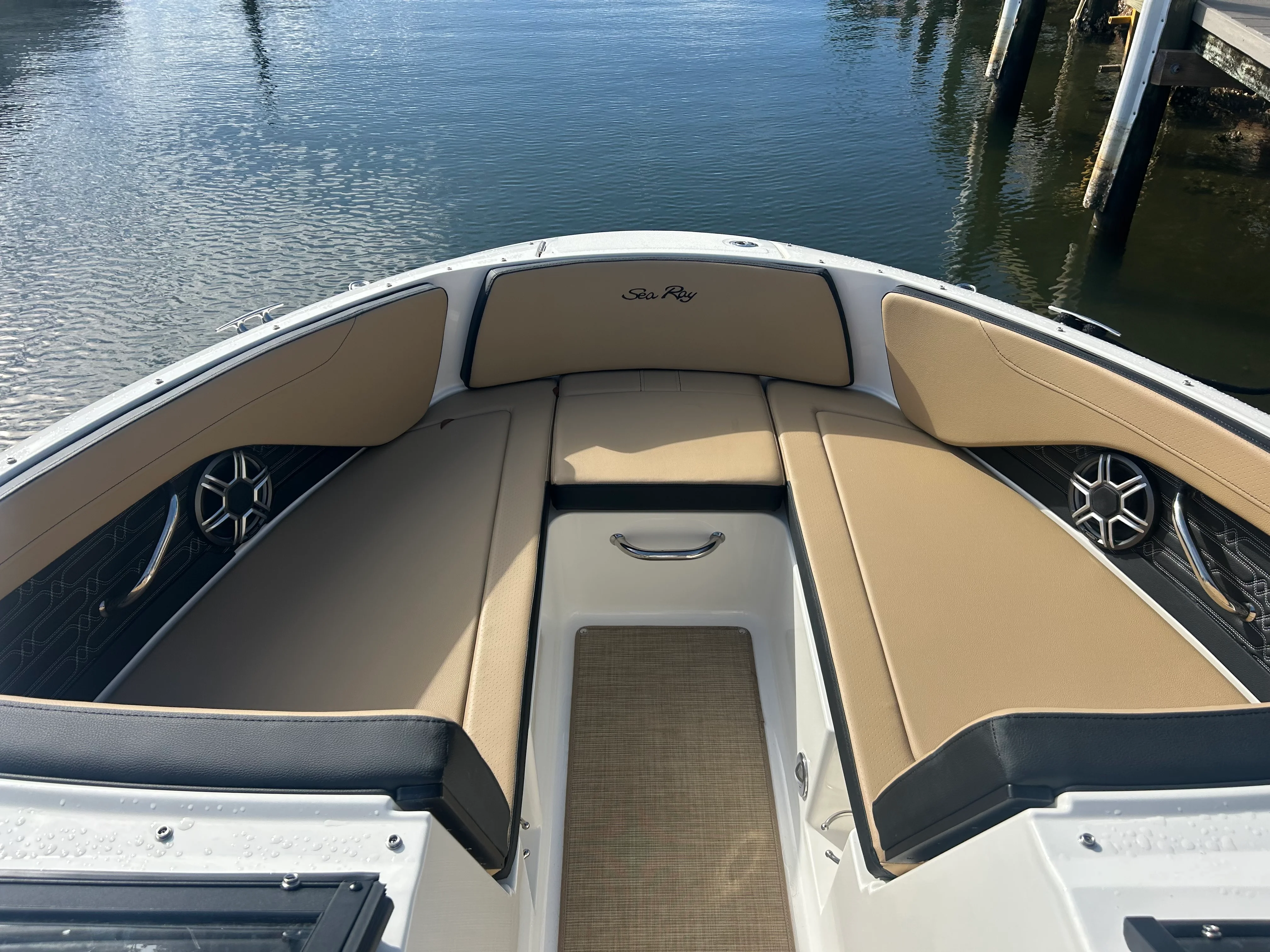 2026 Sea Ray SPX 210 Outboard Image Thumbnail #22