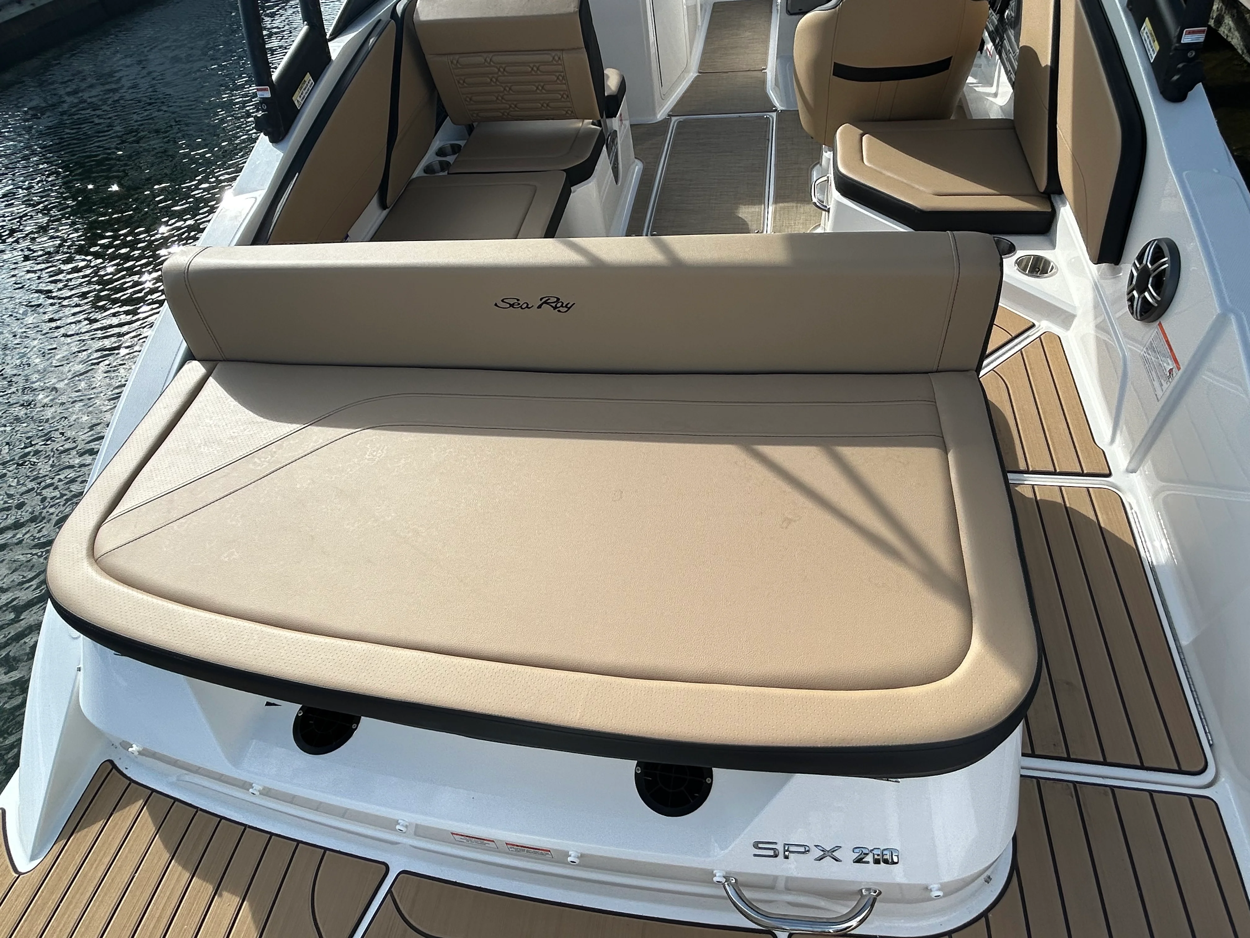 2026 Sea Ray SPX 210 Outboard Image Thumbnail #11