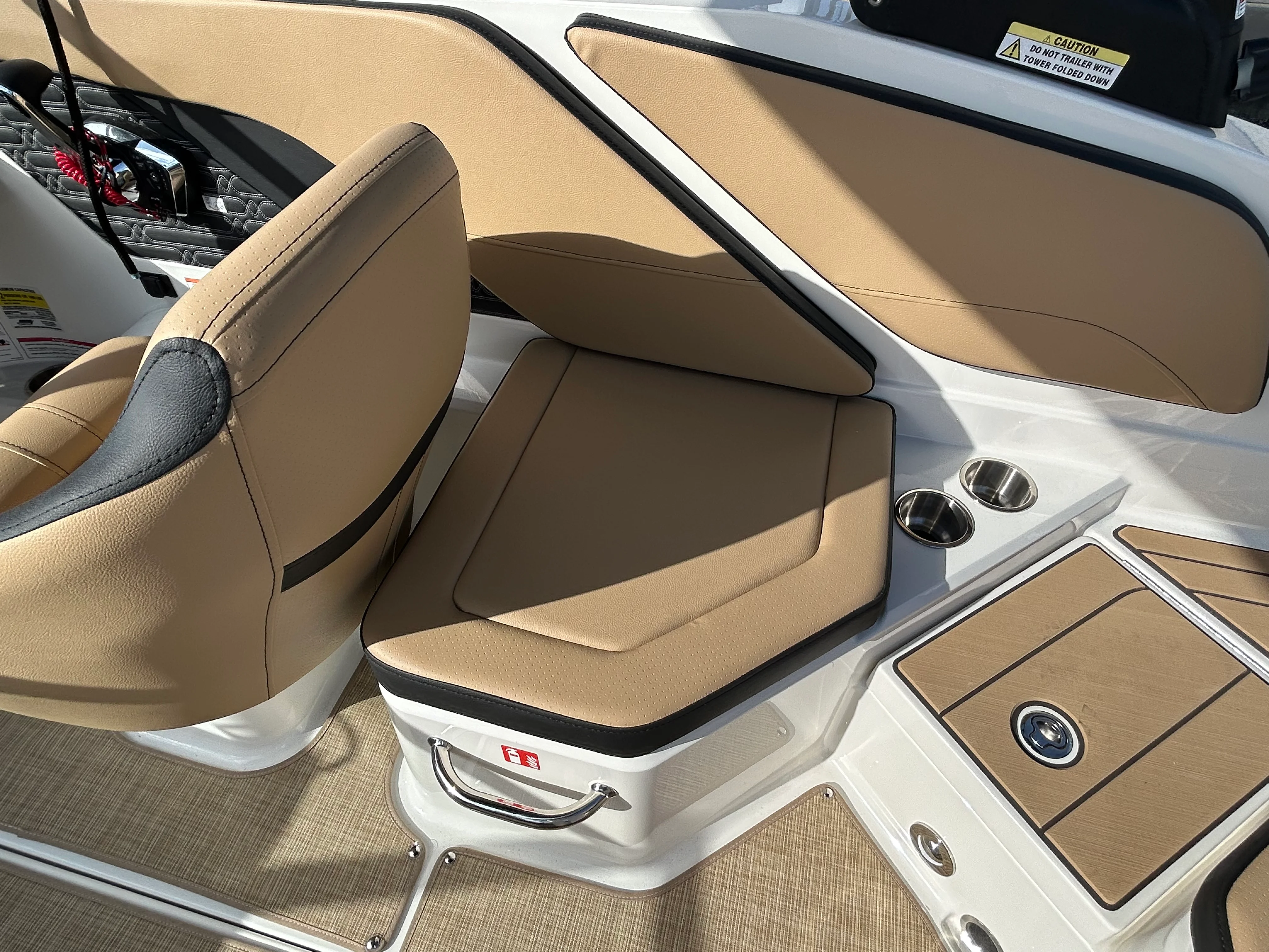 2026 Sea Ray SPX 210 Outboard Image Thumbnail #14