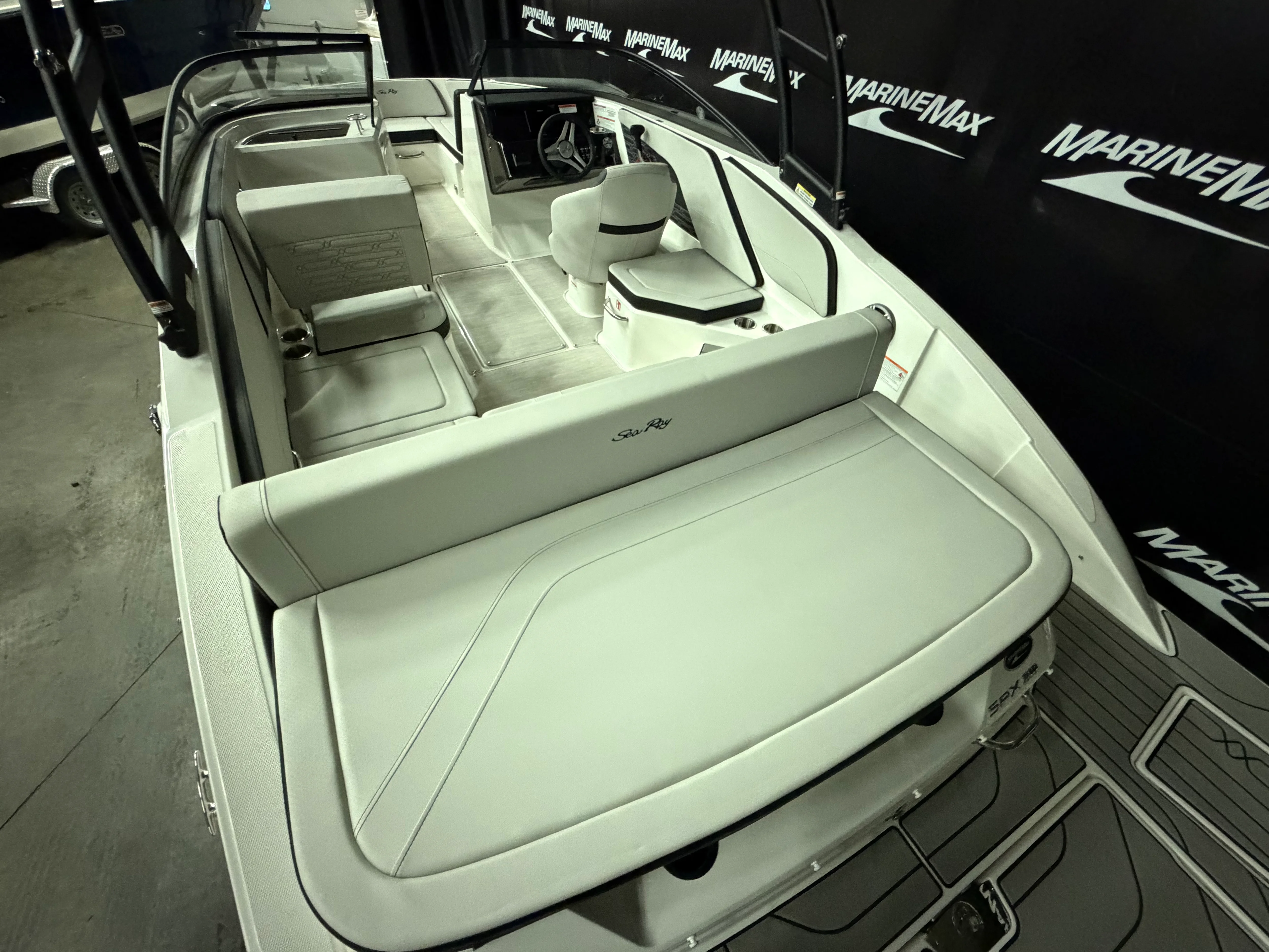 2026 Sea Ray SPX 210 Image Thumbnail #9