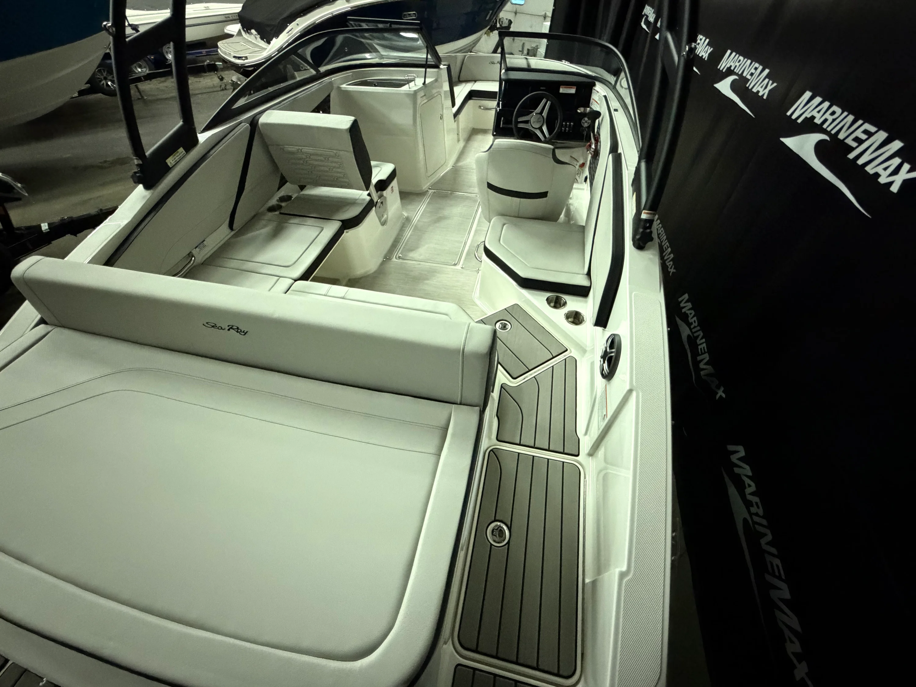 2026 Sea Ray SPX 210 Image Thumbnail #11