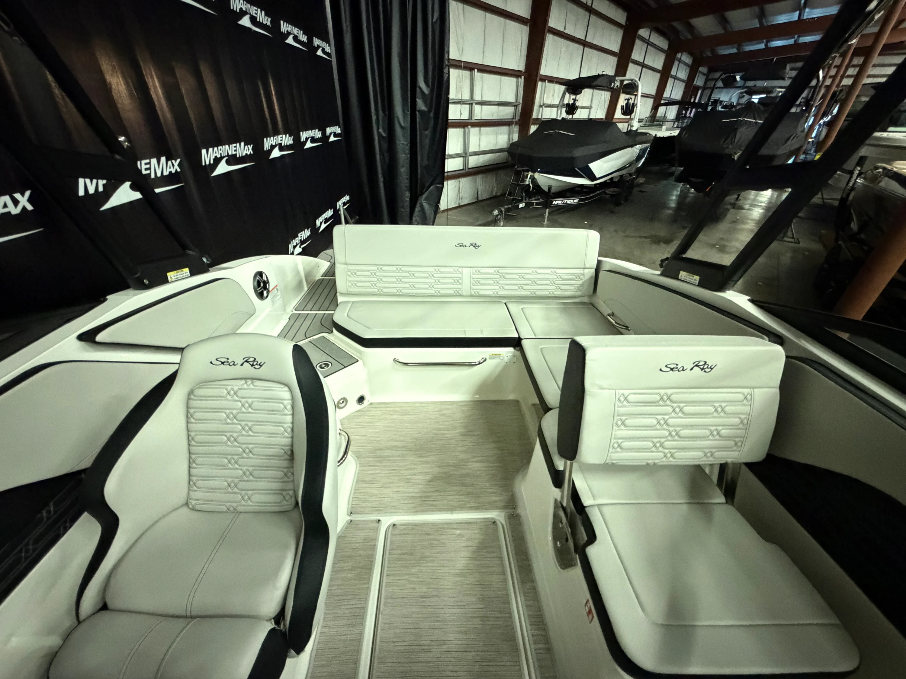 2026 Sea Ray SPX 210 Image Thumbnail #32