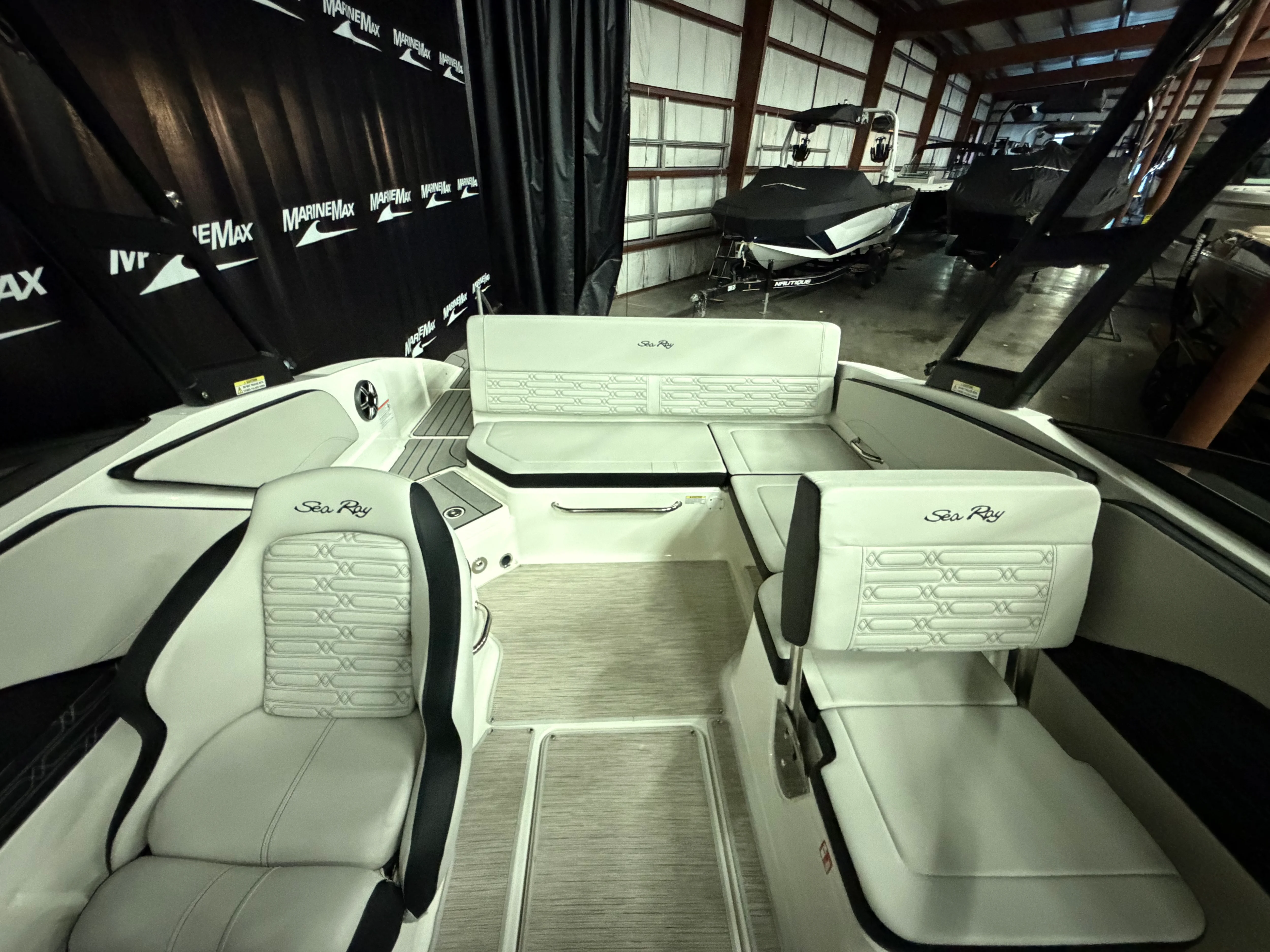 2026 Sea Ray SPX 210 Image Thumbnail #32