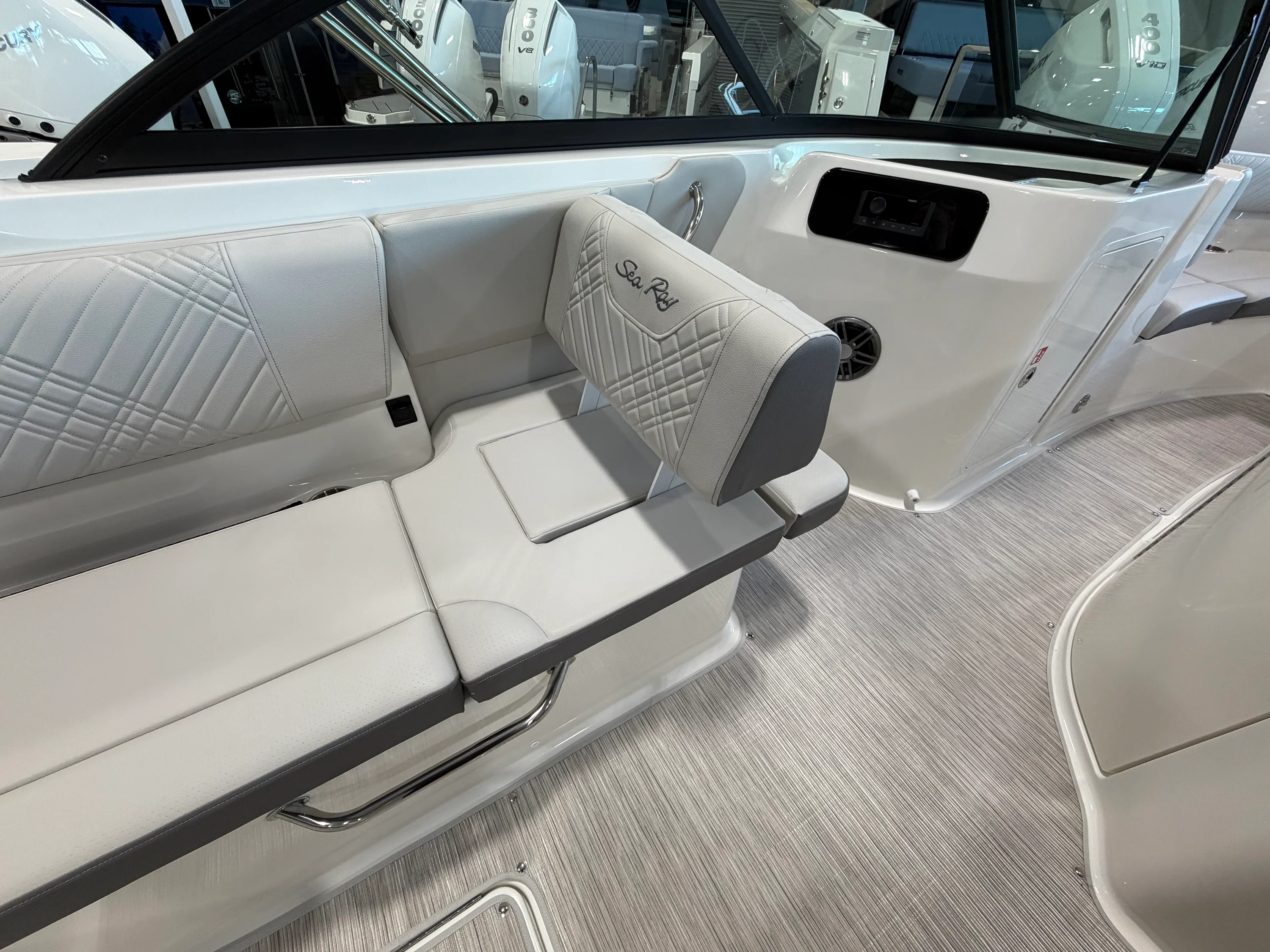 2026 Sea Ray SDX 230 Image Thumbnail #18