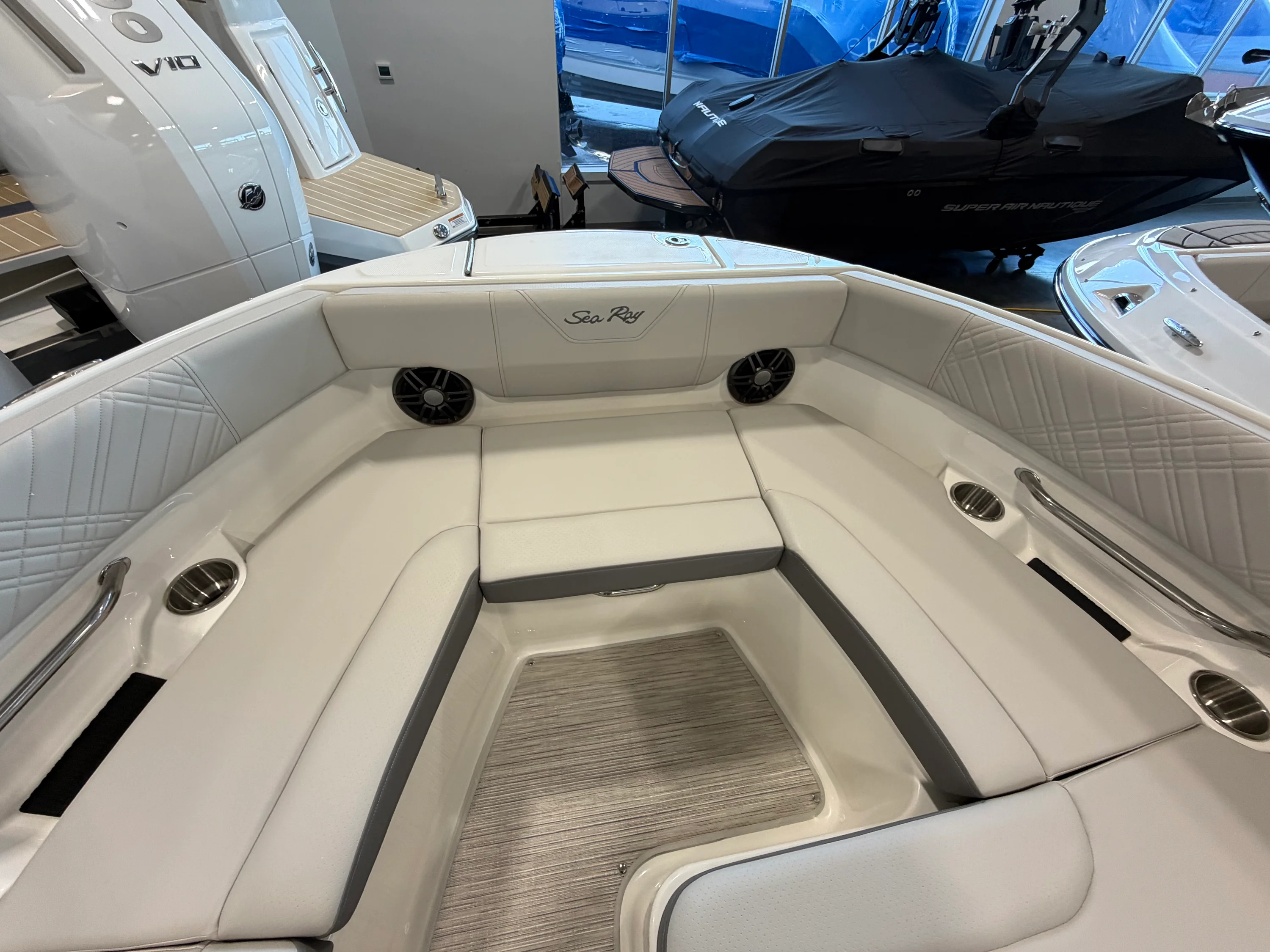 2026 Sea Ray SDX 230 Image Thumbnail #42