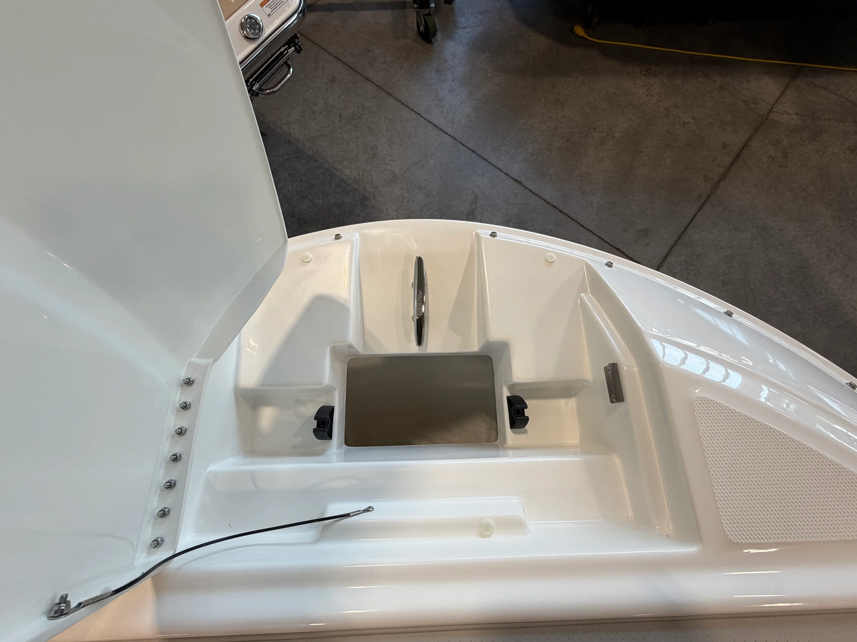 2026 Sea Ray SDX 230 Image Thumbnail #43