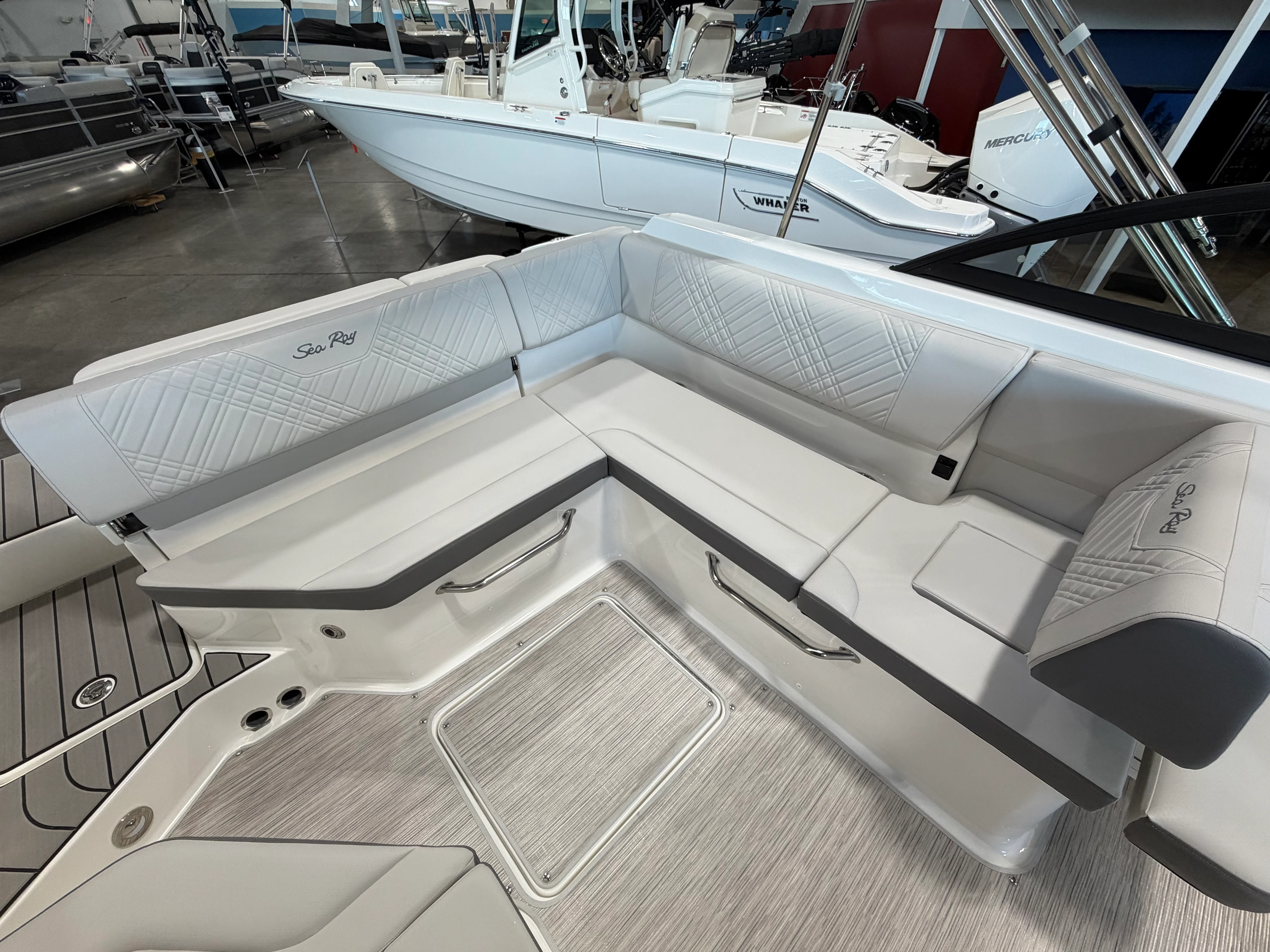 2026 Sea Ray SDX 230 Image Thumbnail #16