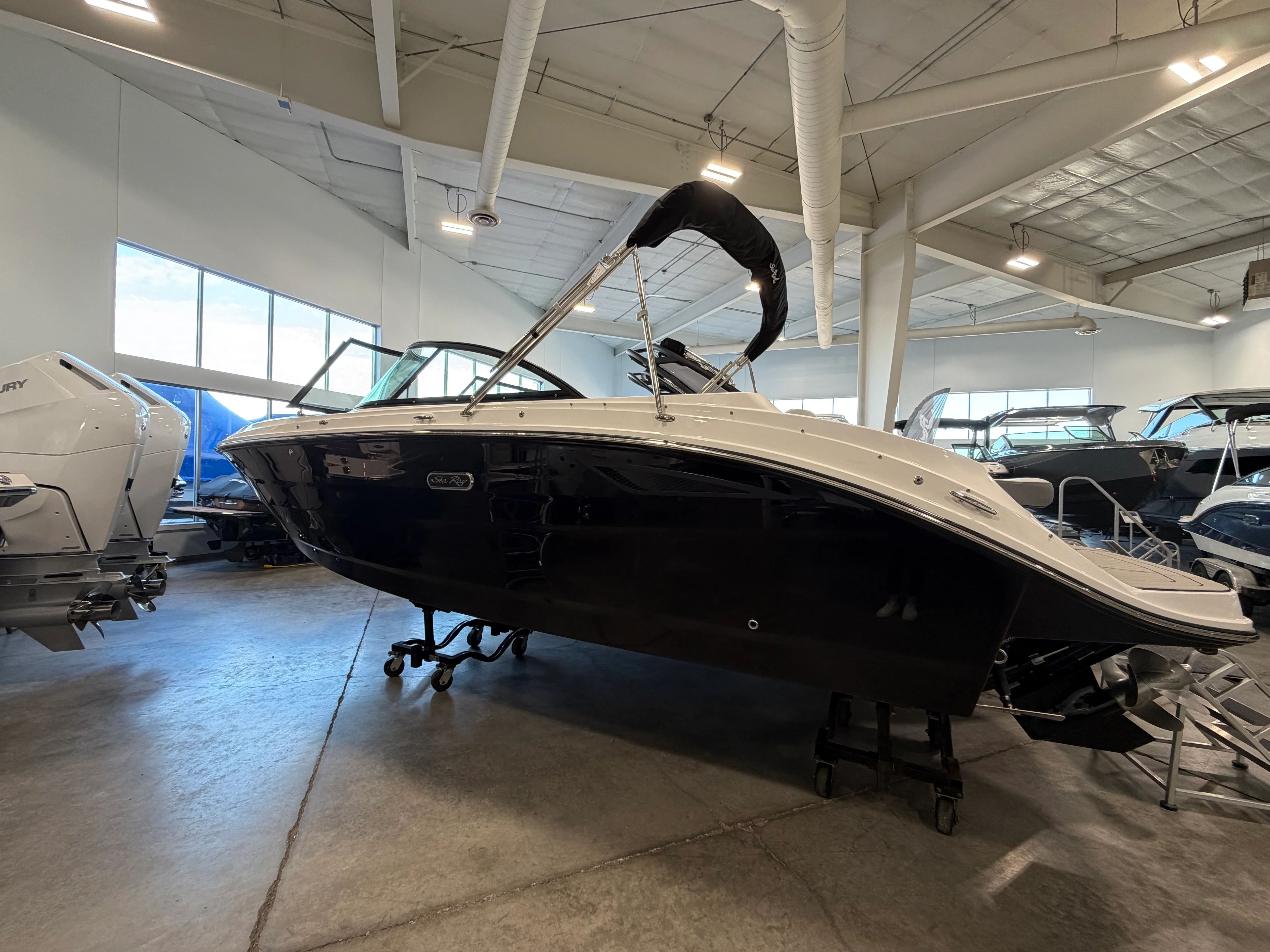 2026 Sea Ray SDX 230 Image Thumbnail #2