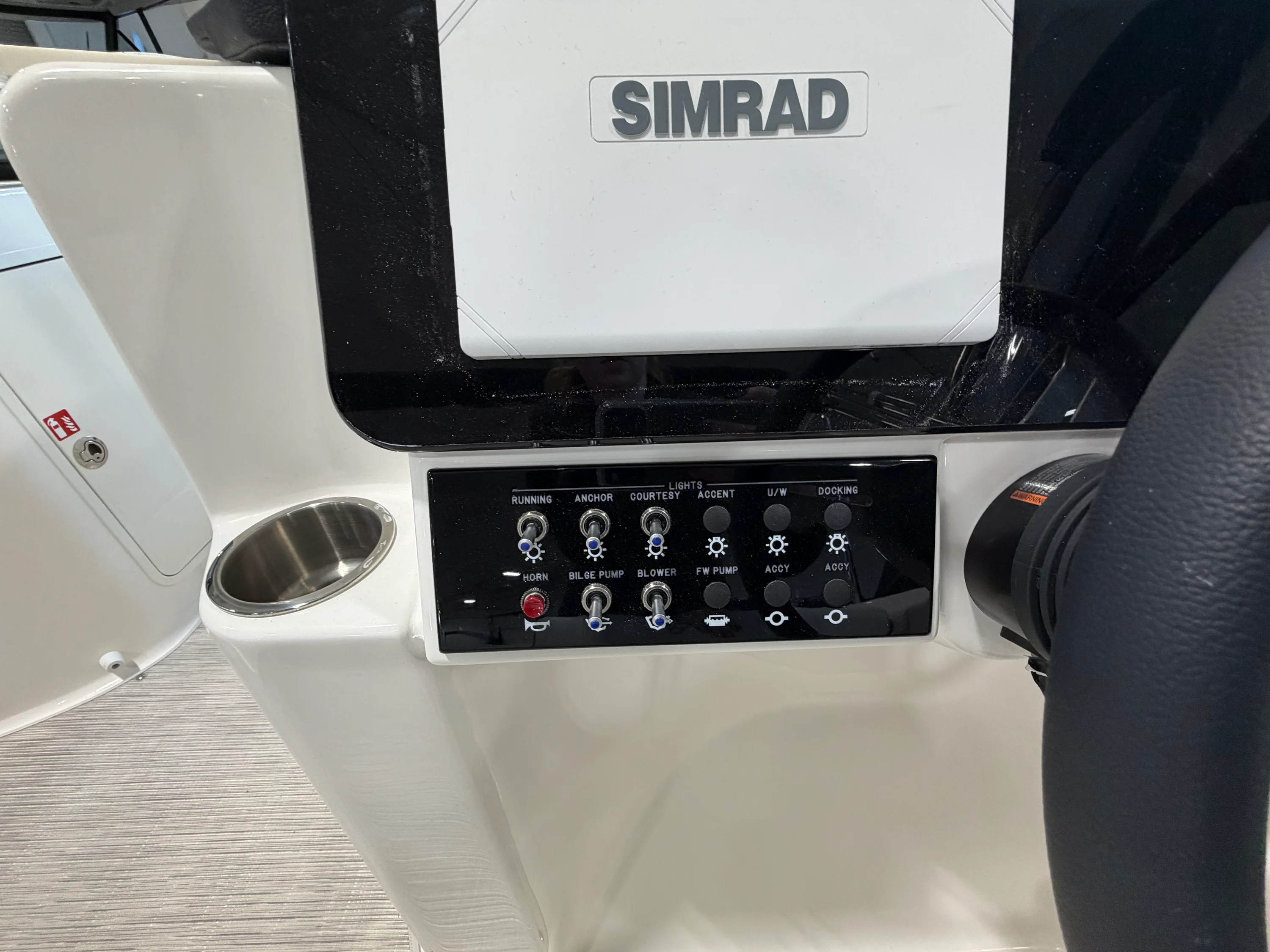 2026 Sea Ray SDX 230 Image Thumbnail #26