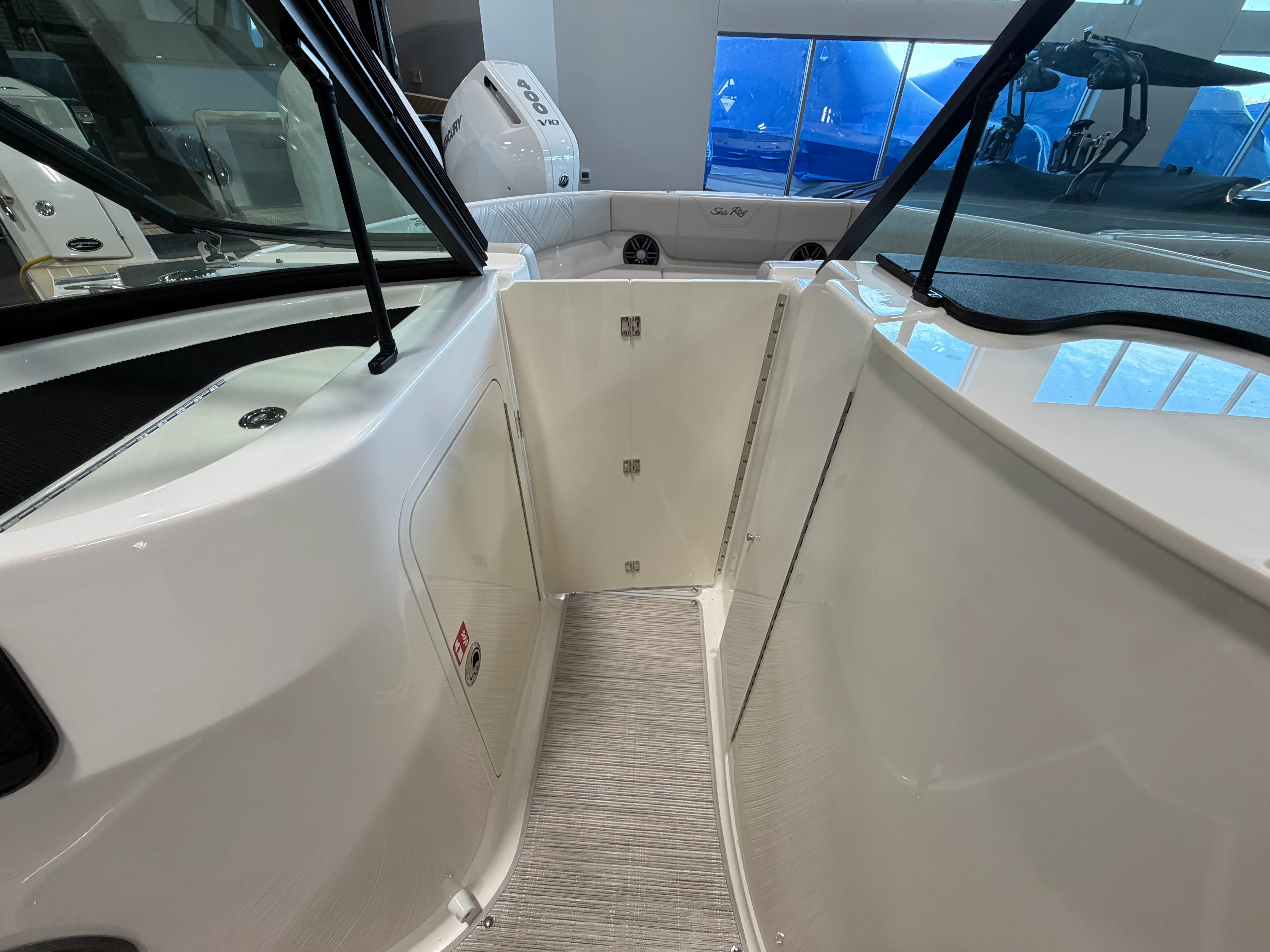 2026 Sea Ray SDX 230 Image Thumbnail #34