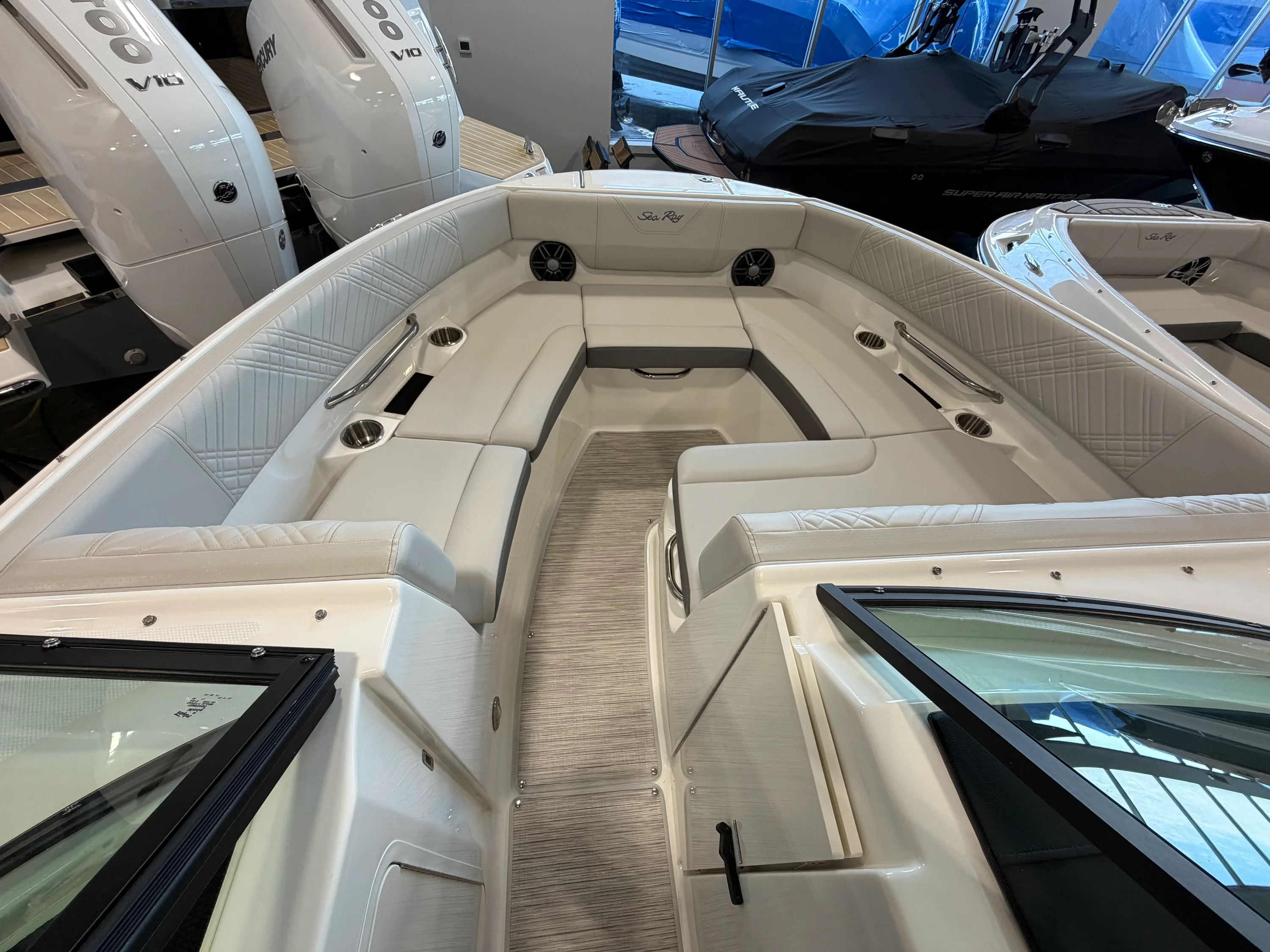 2026 Sea Ray SDX 230 Image Thumbnail #38