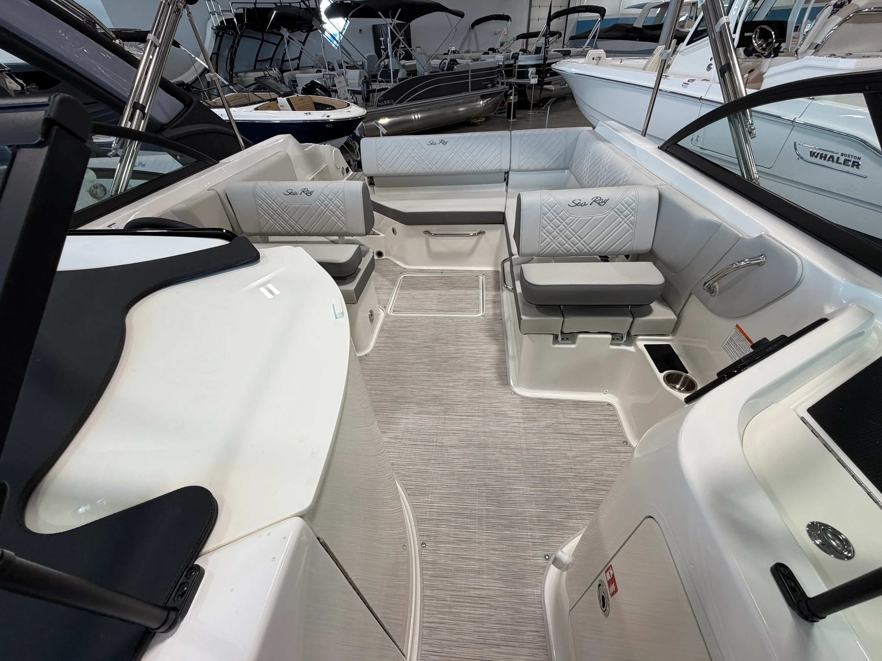 2026 Sea Ray SDX 230 Image Thumbnail #44