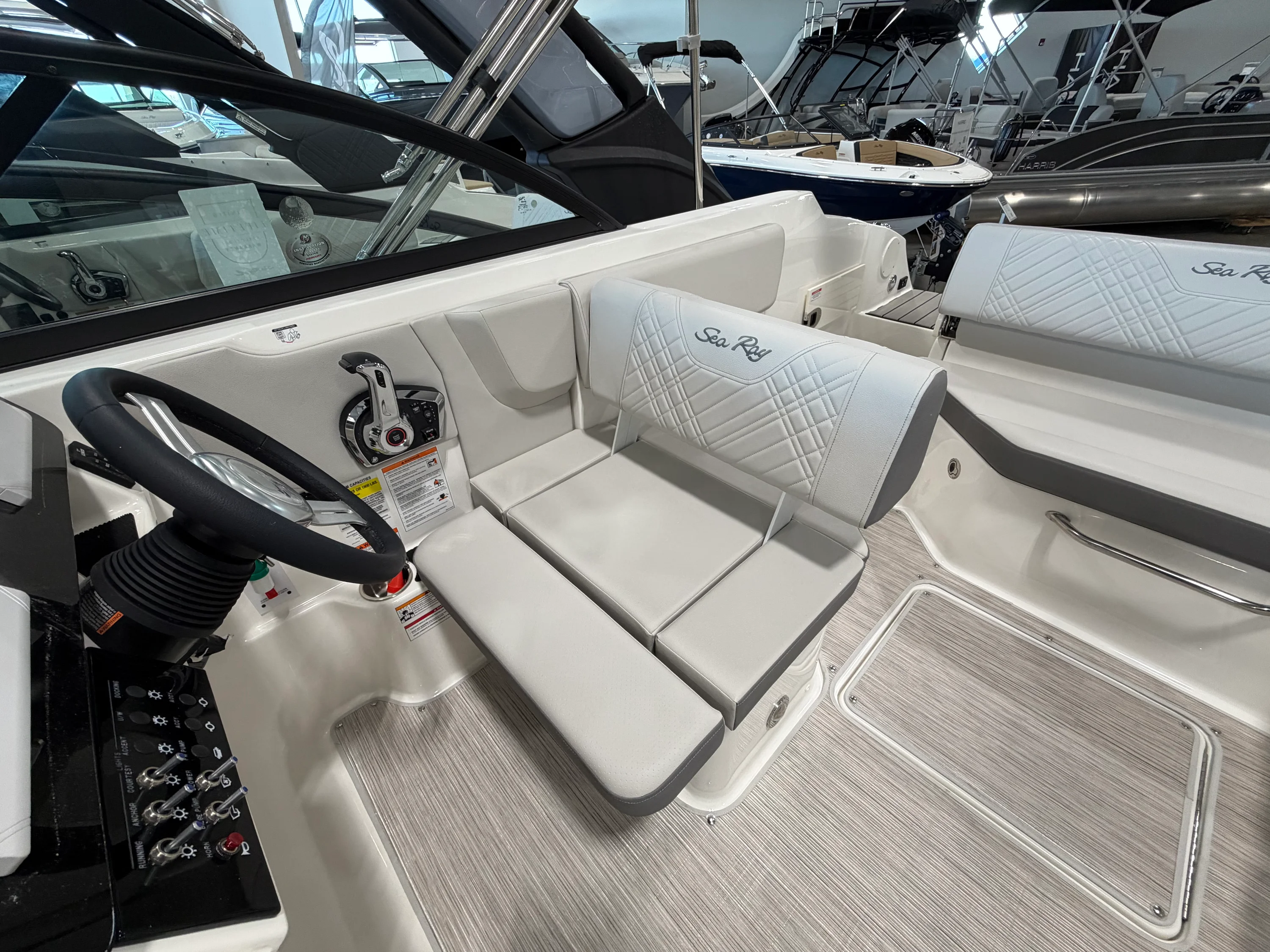 2026 Sea Ray SDX 230 Image Thumbnail #22