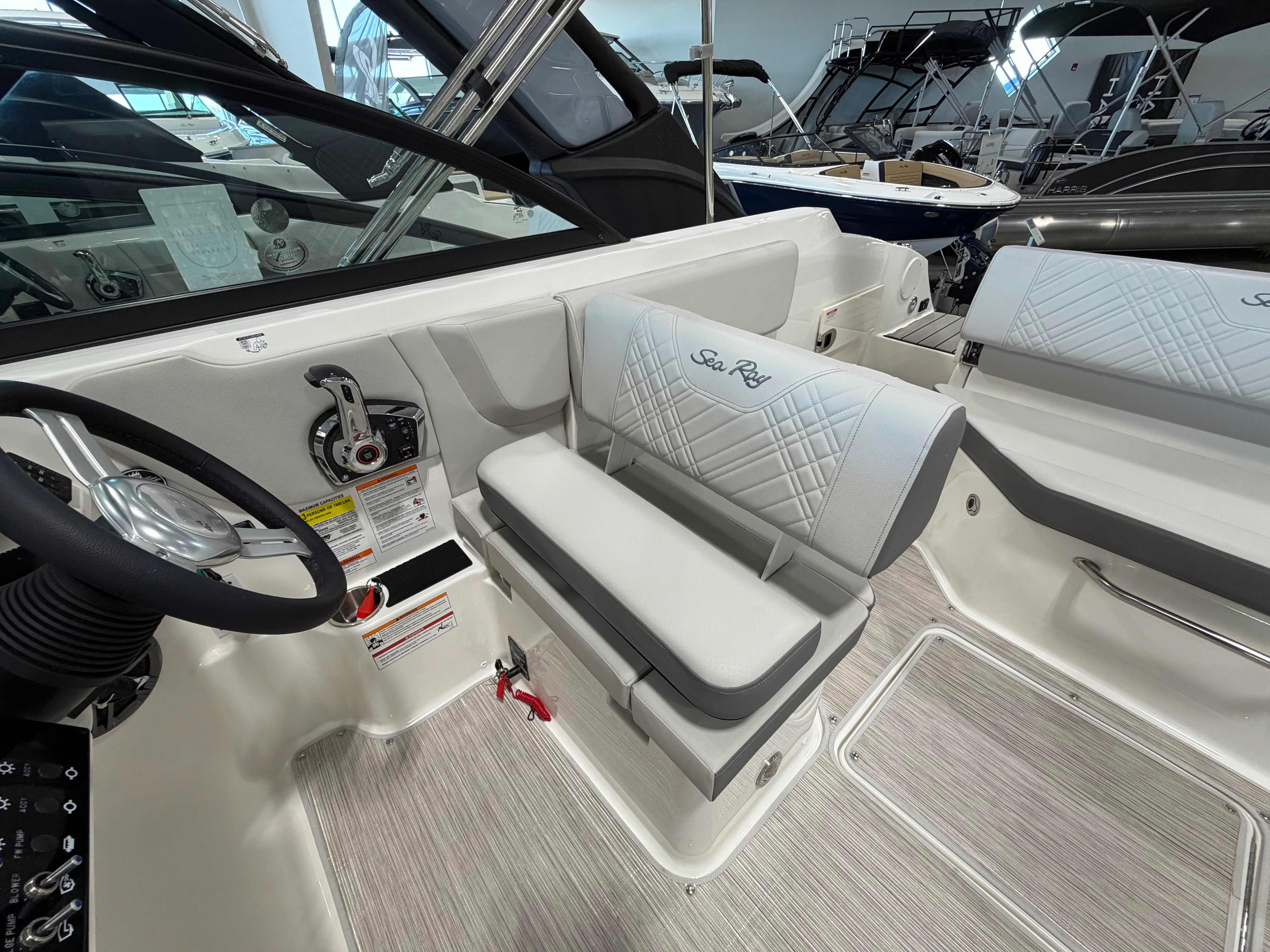 2026 Sea Ray SDX 230 Image Thumbnail #23