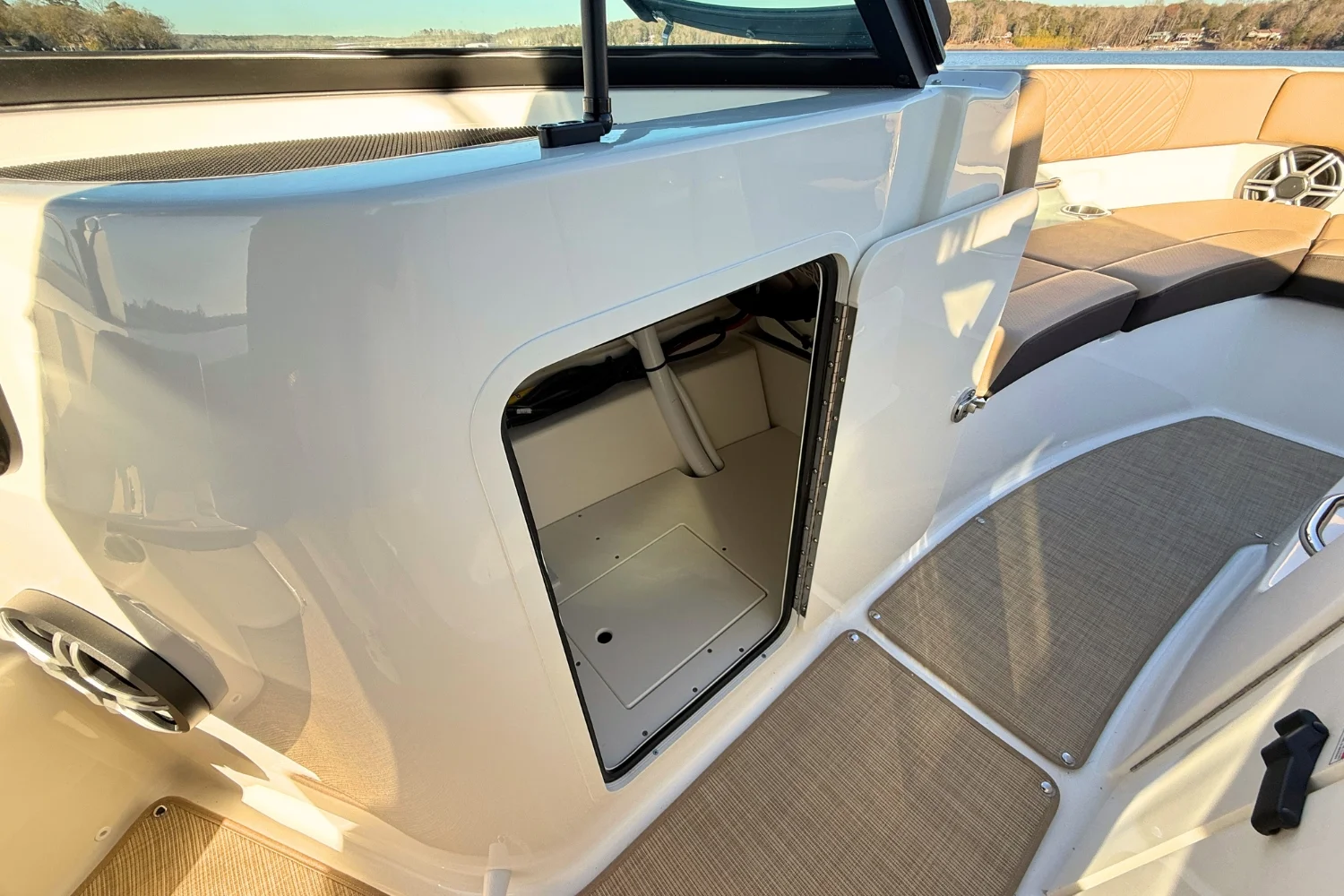 2026 Sea Ray SDX 230 Image Thumbnail #24