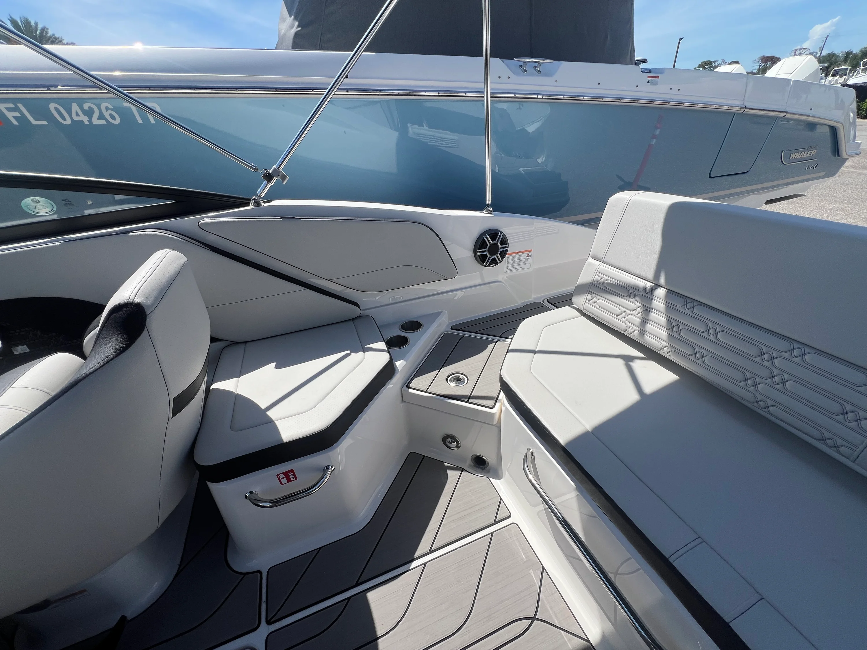 2026 Sea Ray SPX 210 Outboard Image Thumbnail #10