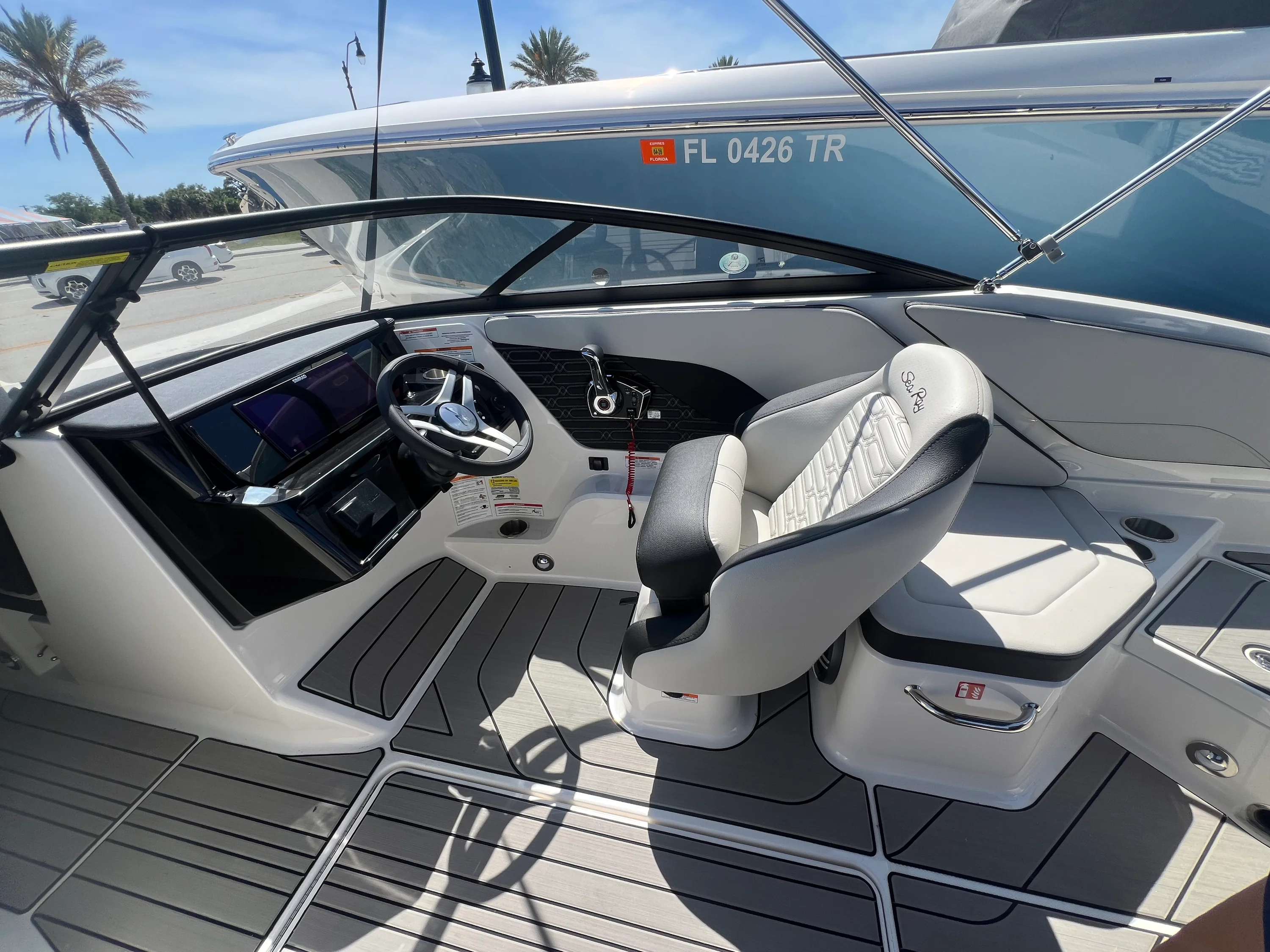 2026 Sea Ray SPX 210 Outboard Image Thumbnail #18