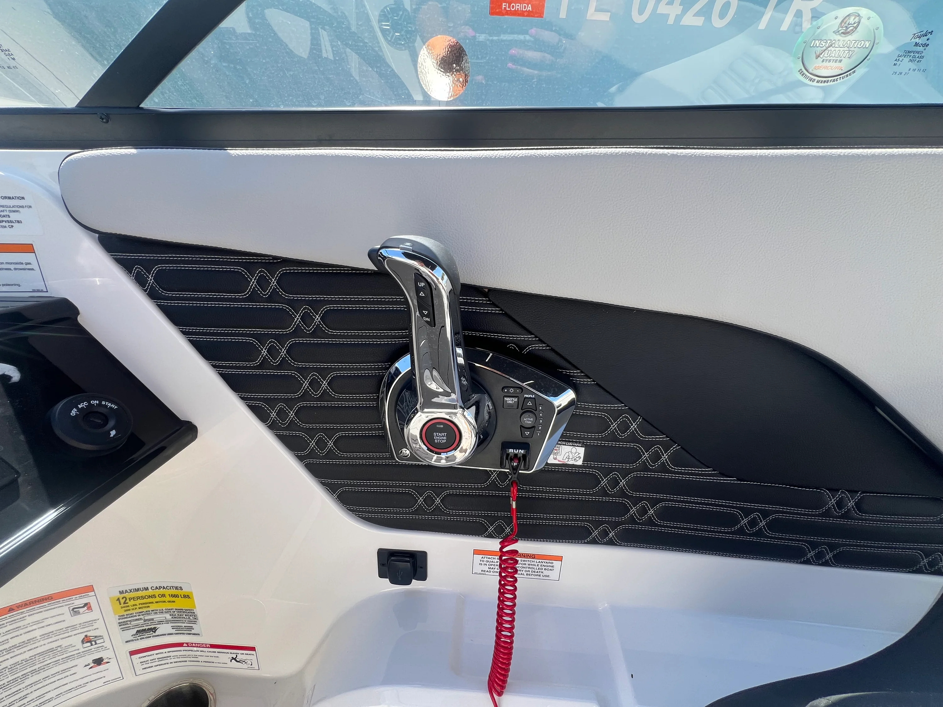 2026 Sea Ray SPX 210 Outboard Image Thumbnail #20