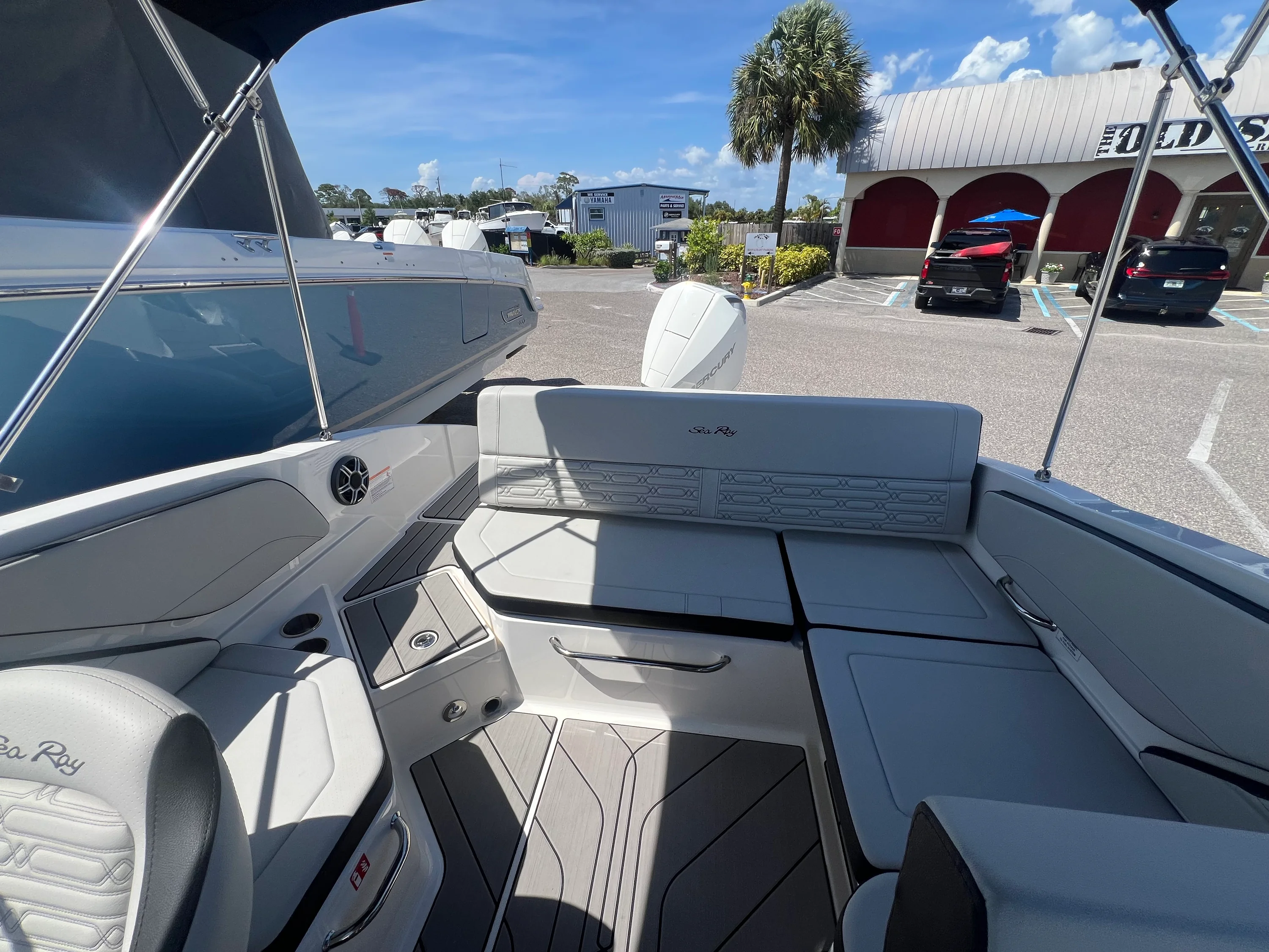 2026 Sea Ray SPX 210 Outboard Image Thumbnail #9