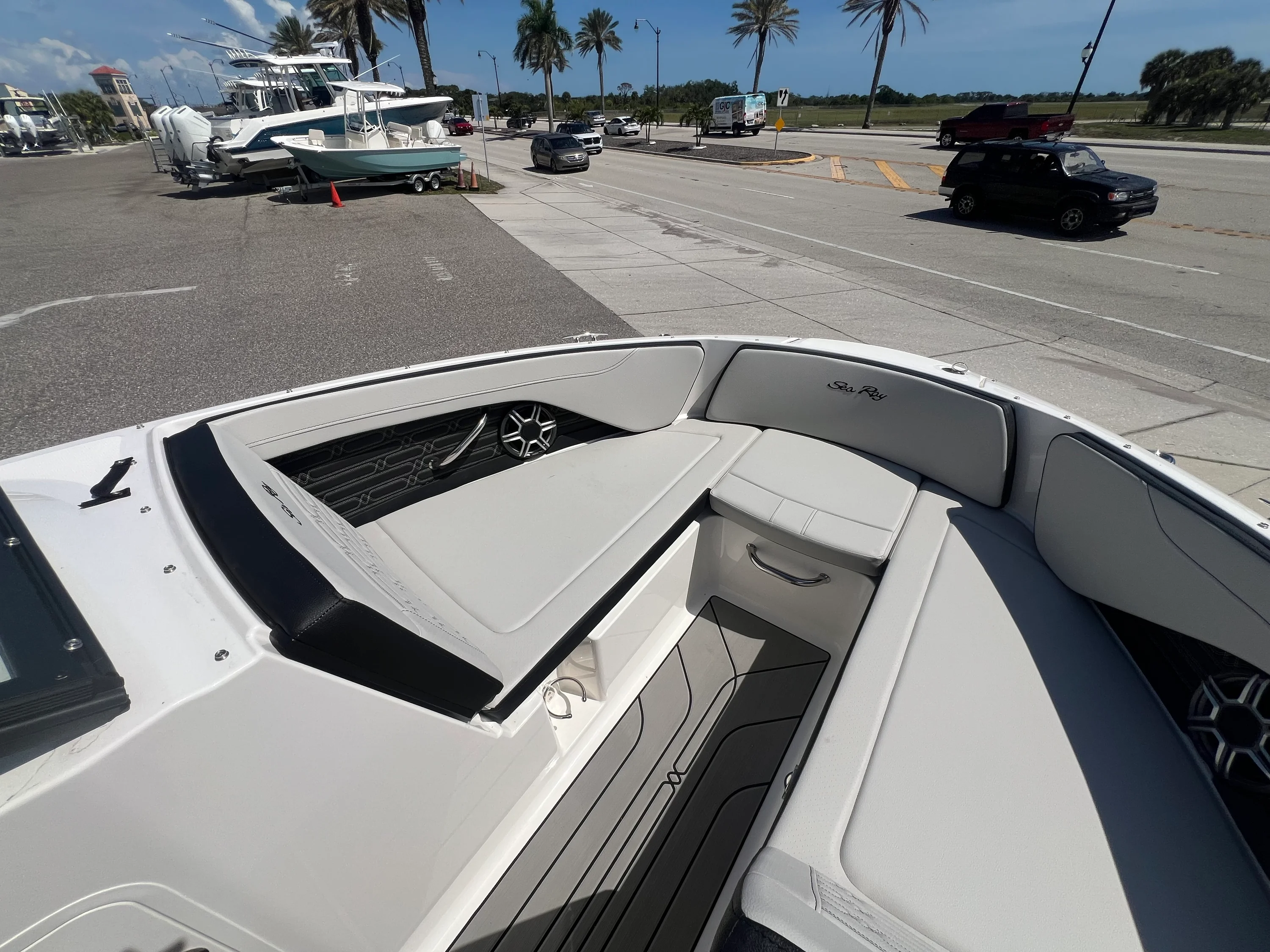 2026 Sea Ray SPX 210 Outboard Image Thumbnail #28