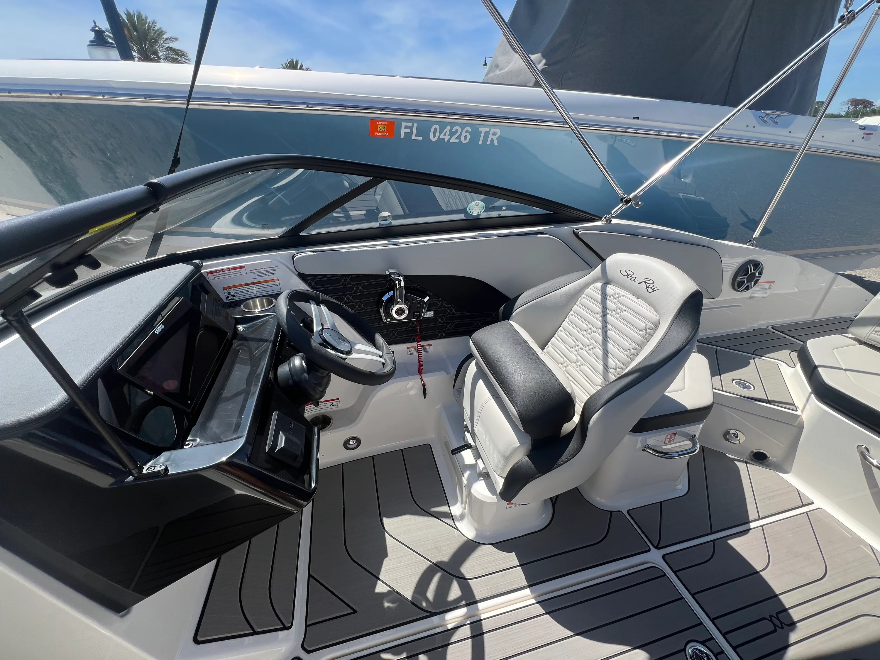 2026 Sea Ray SPX 210 Outboard Image Thumbnail #19