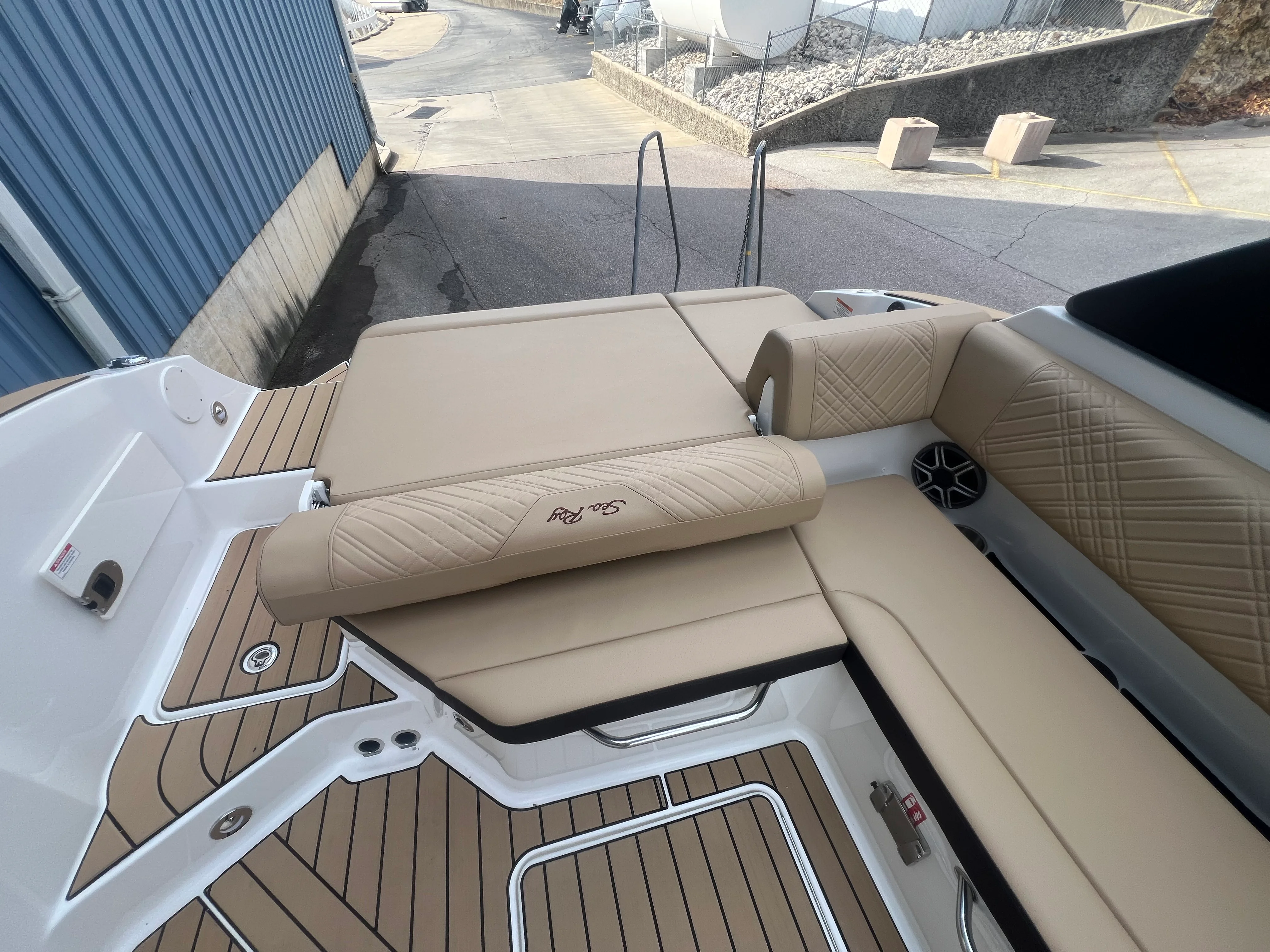 2026 Sea Ray SDX 230 Image Thumbnail #22